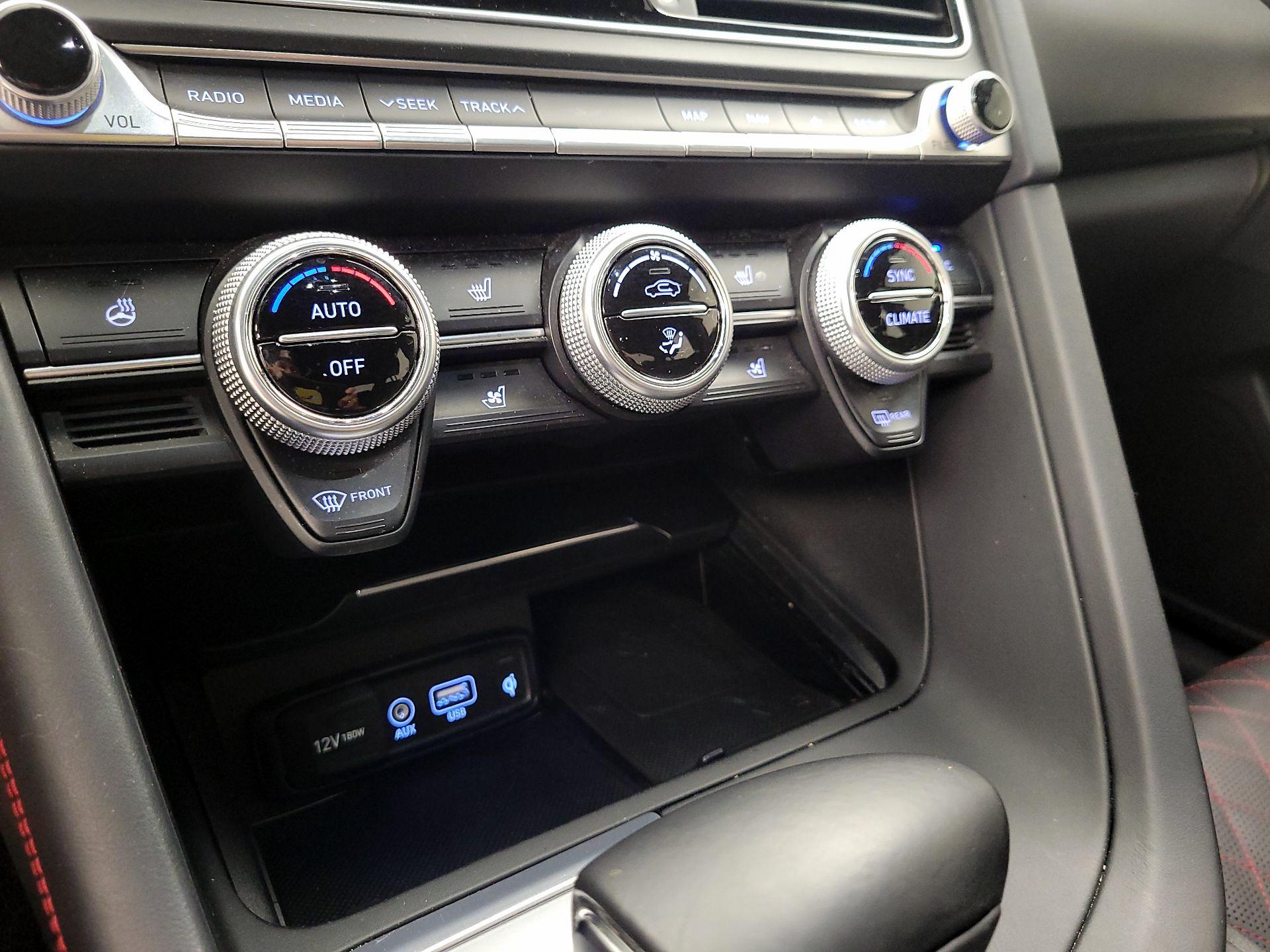 Thumbnail: 2019 Genesis G70 - 17