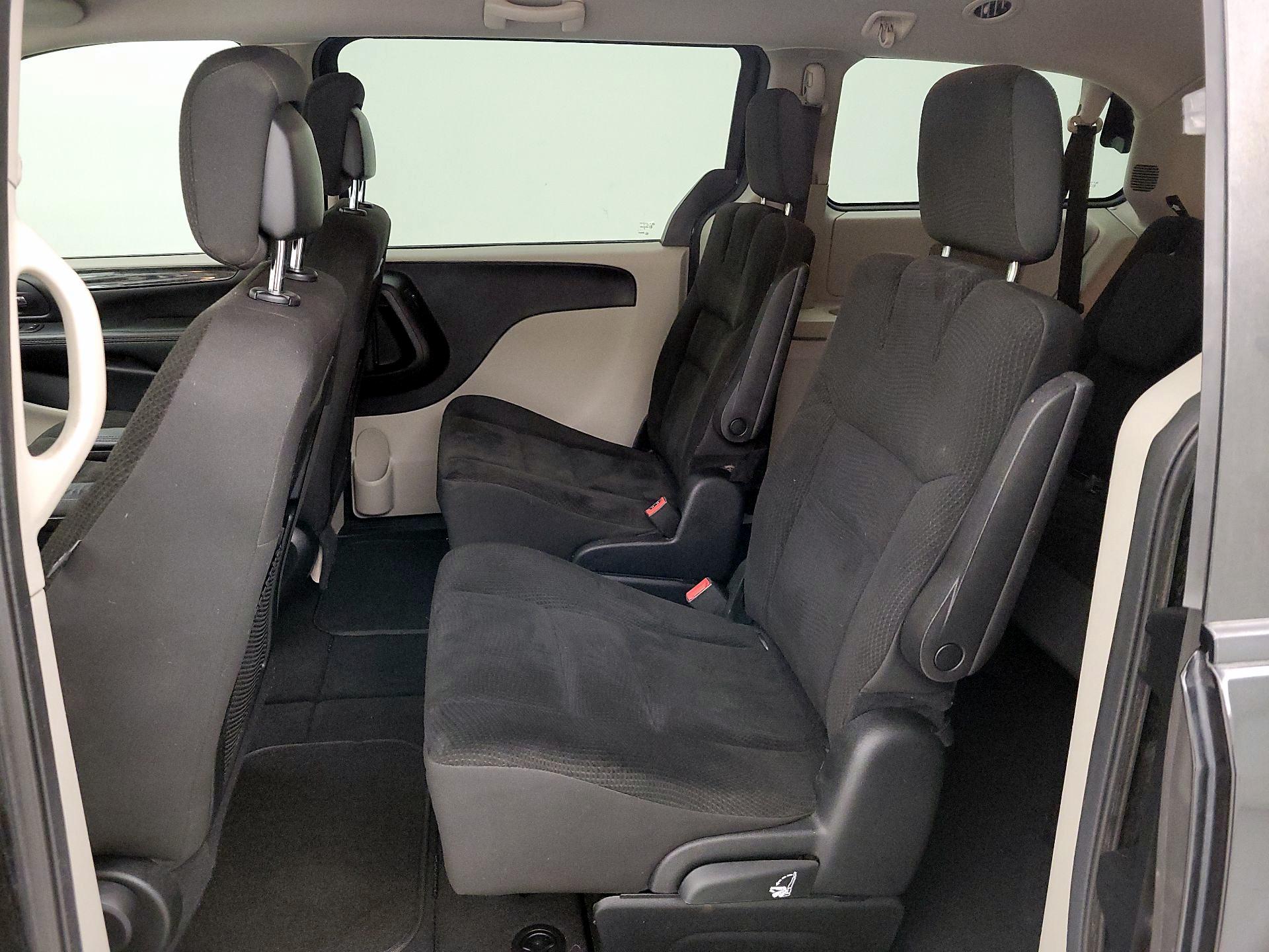 Thumbnail: 2018 Dodge Grand Caravan - 19