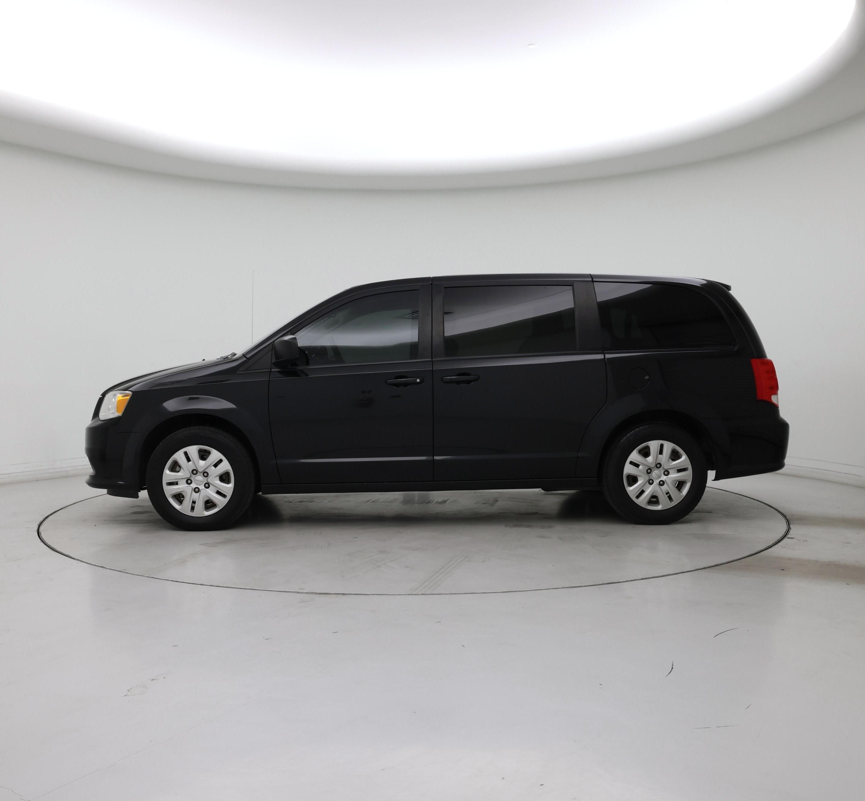Thumbnail: 2018 Dodge Grand Caravan - 3