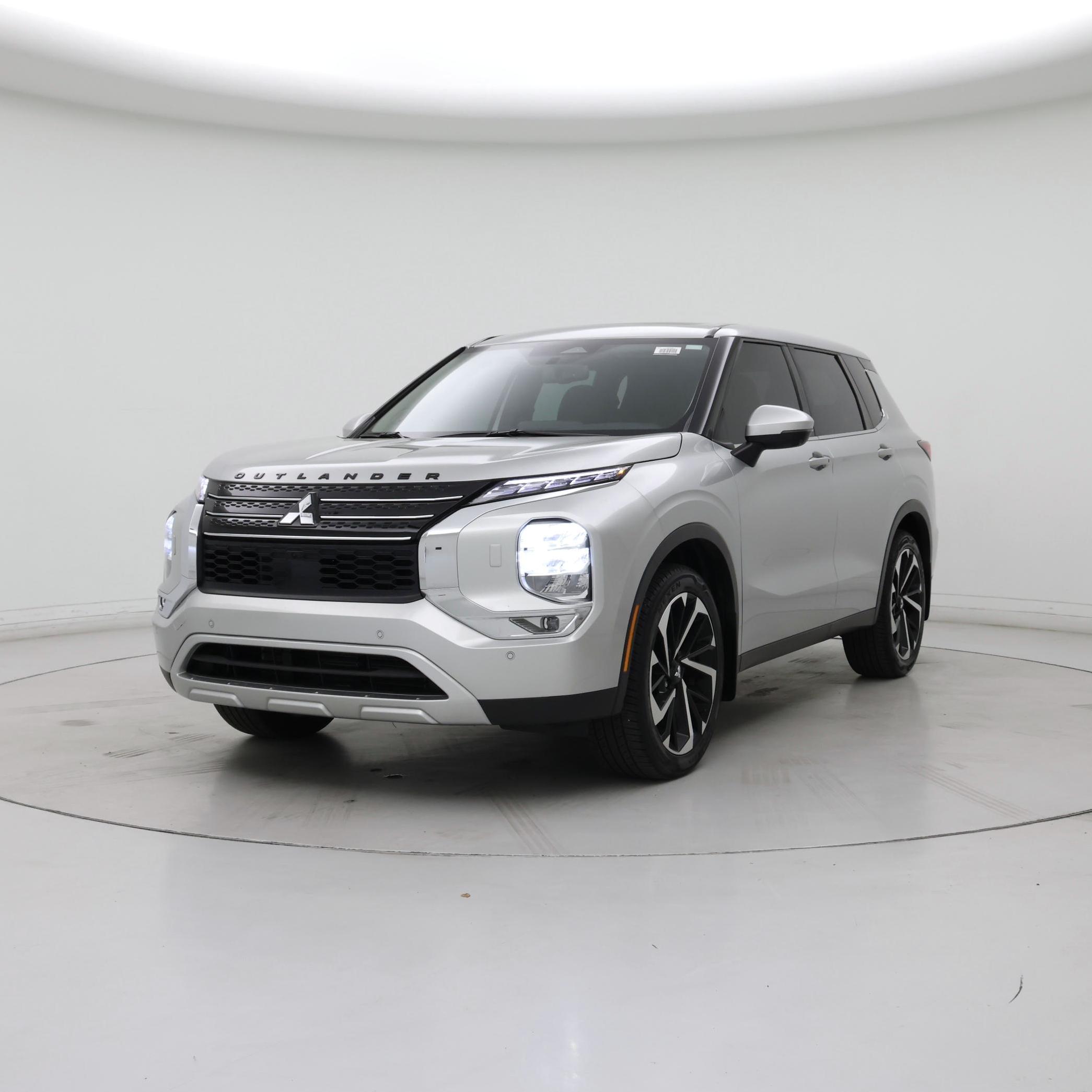 Thumbnail: 2023 Mitsubishi Outlander - 4