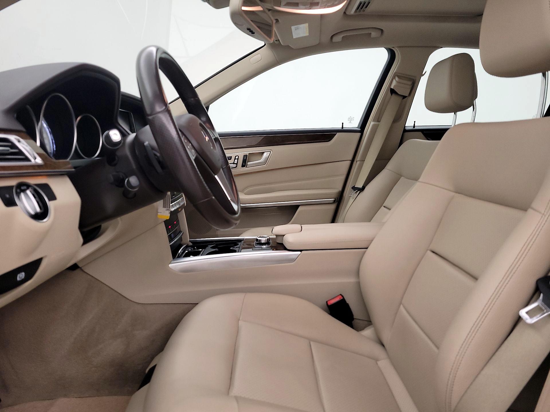 Thumbnail: 2016 Mercedes-Benz E-Class - 11
