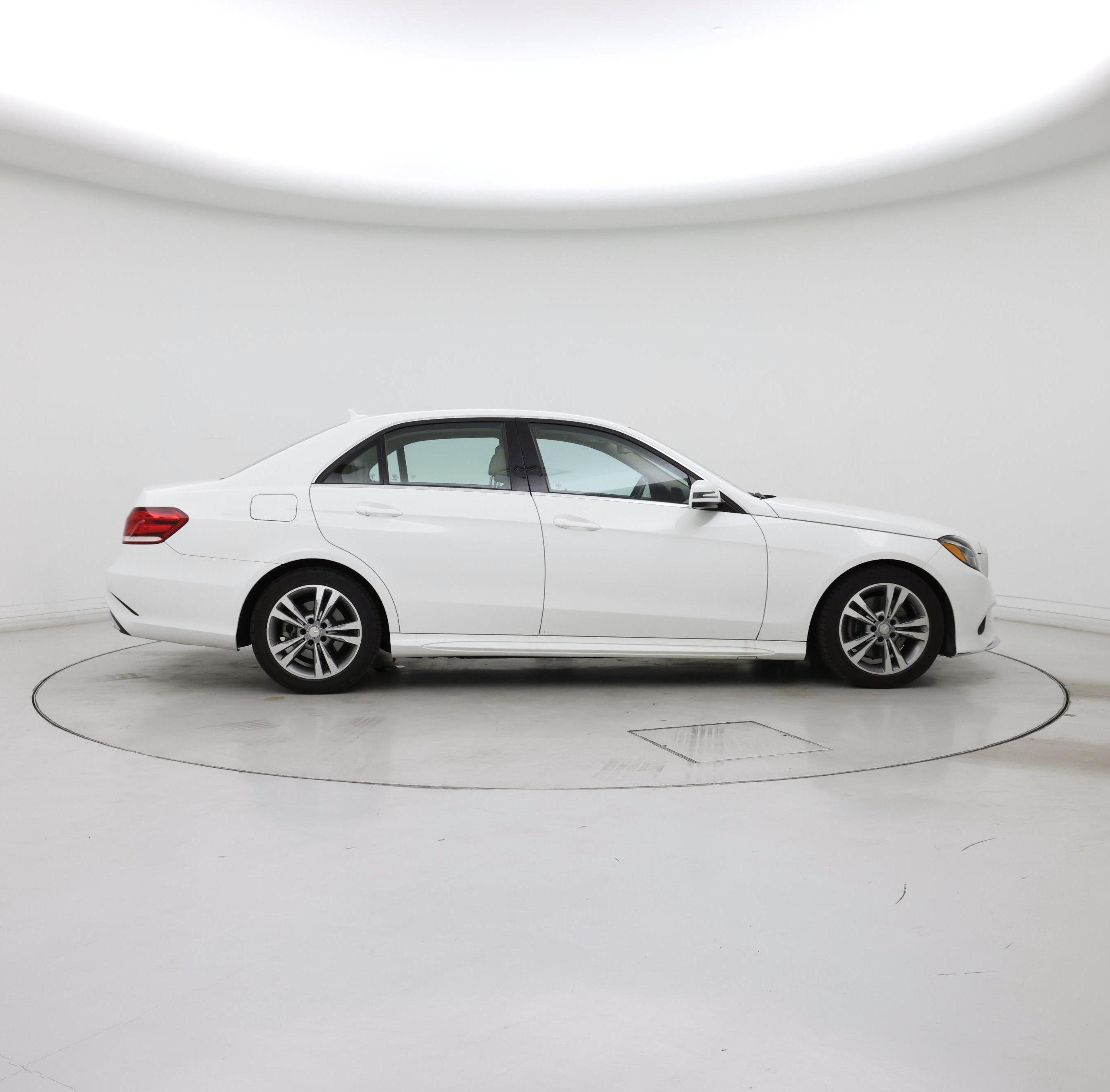 Thumbnail: 2016 Mercedes-Benz E-Class - 7