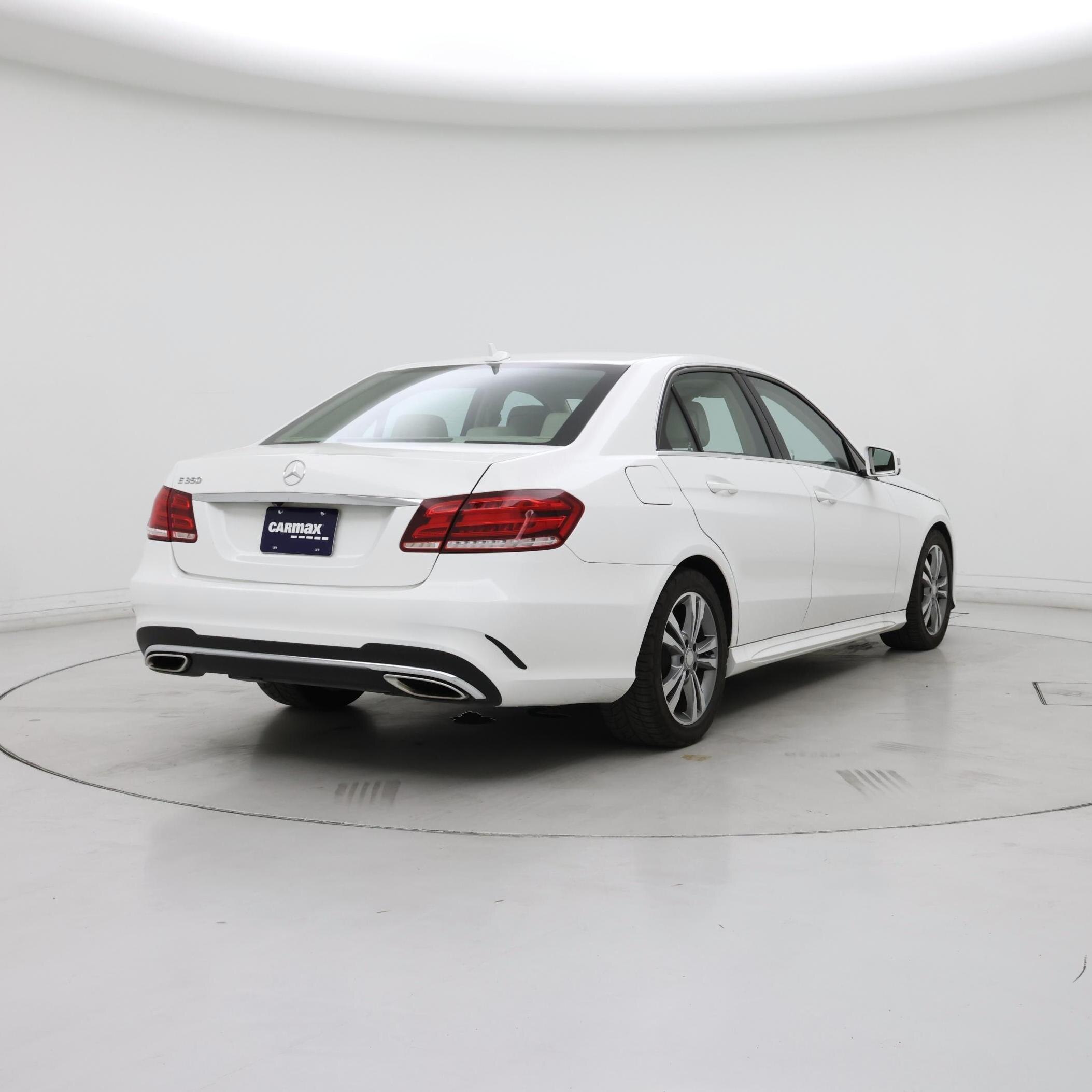 Thumbnail: 2016 Mercedes-Benz E-Class - 8