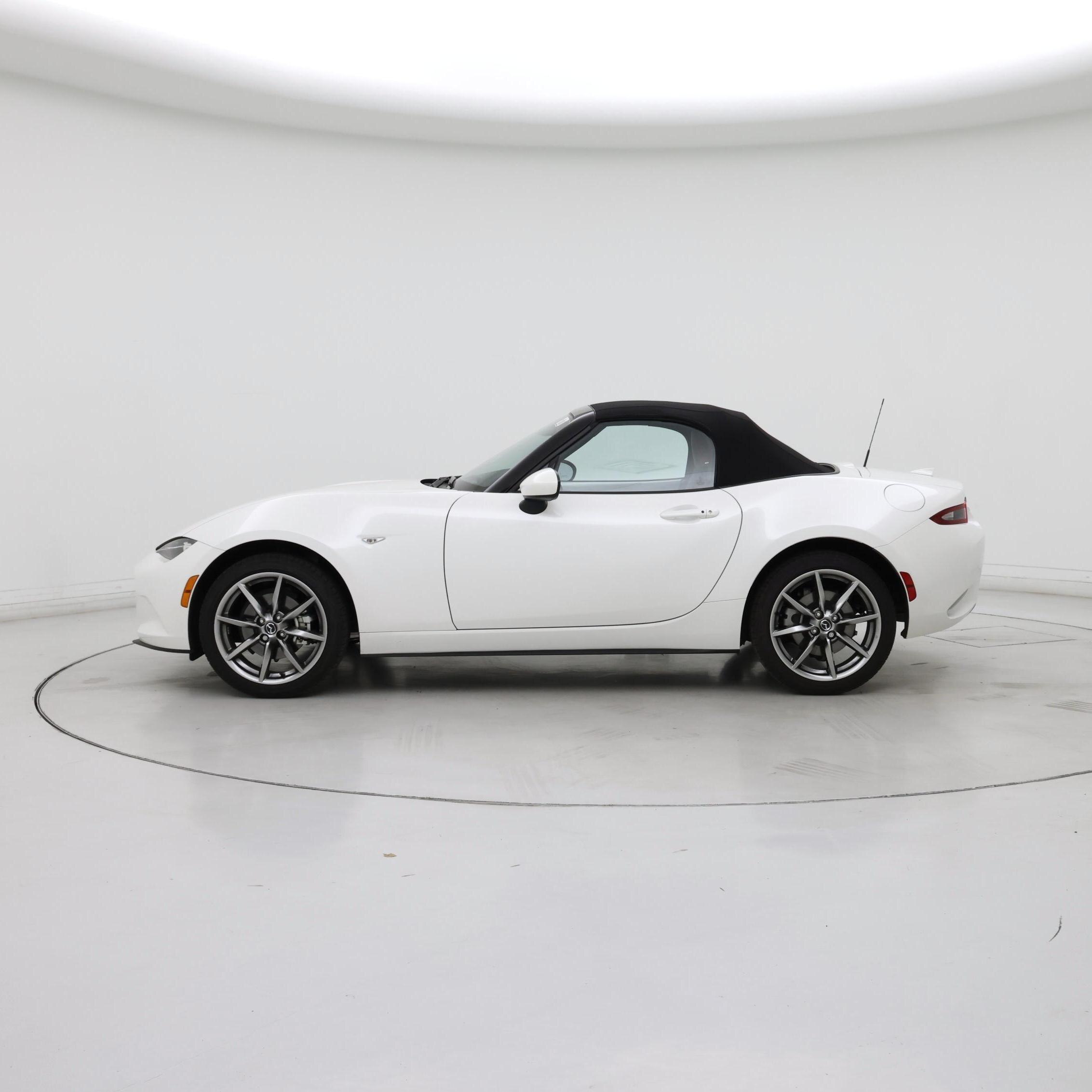 Thumbnail: 2023 Mazda MX-5 Miata - 3