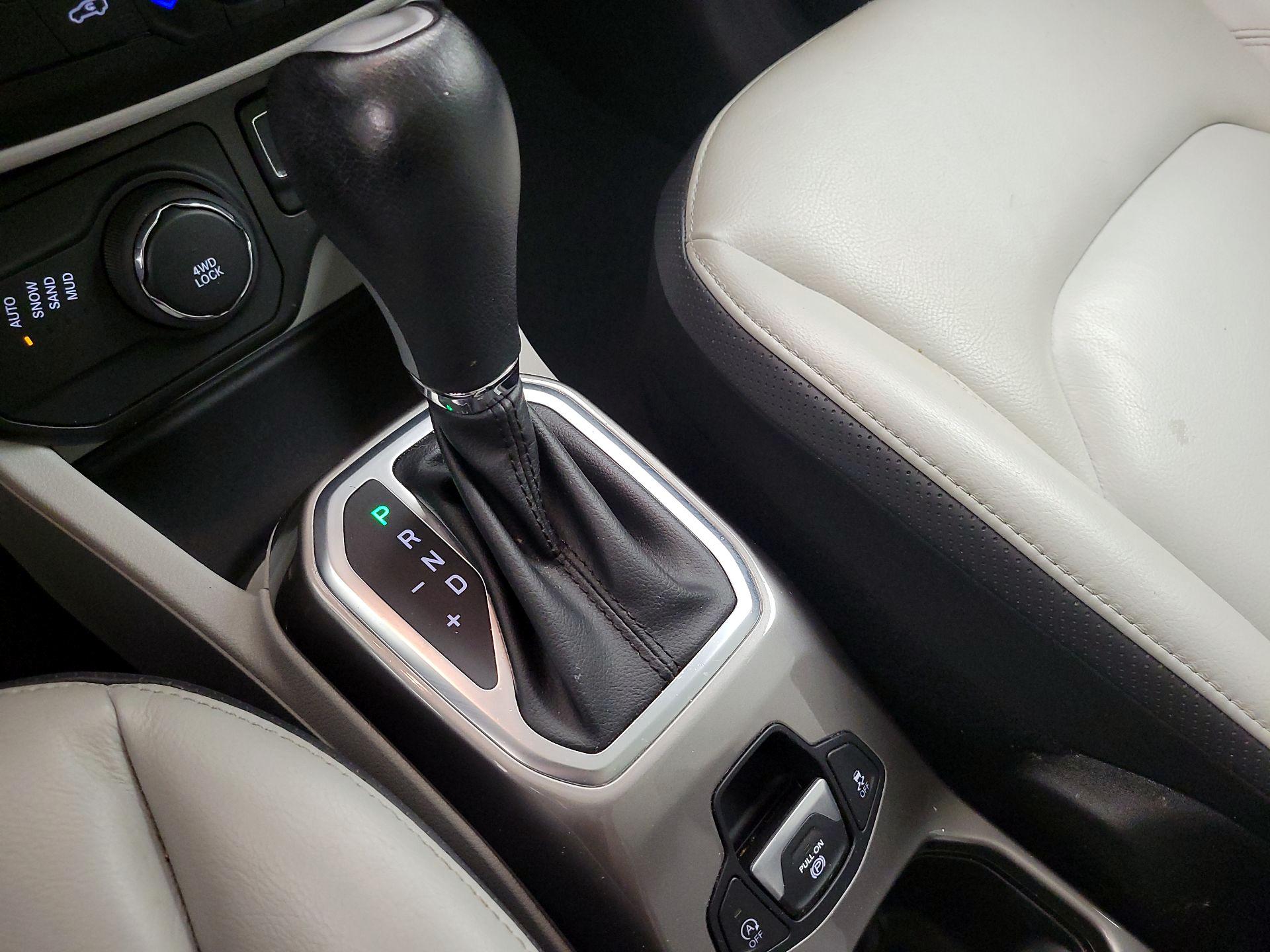 Thumbnail: 2021 Jeep Renegade - 18