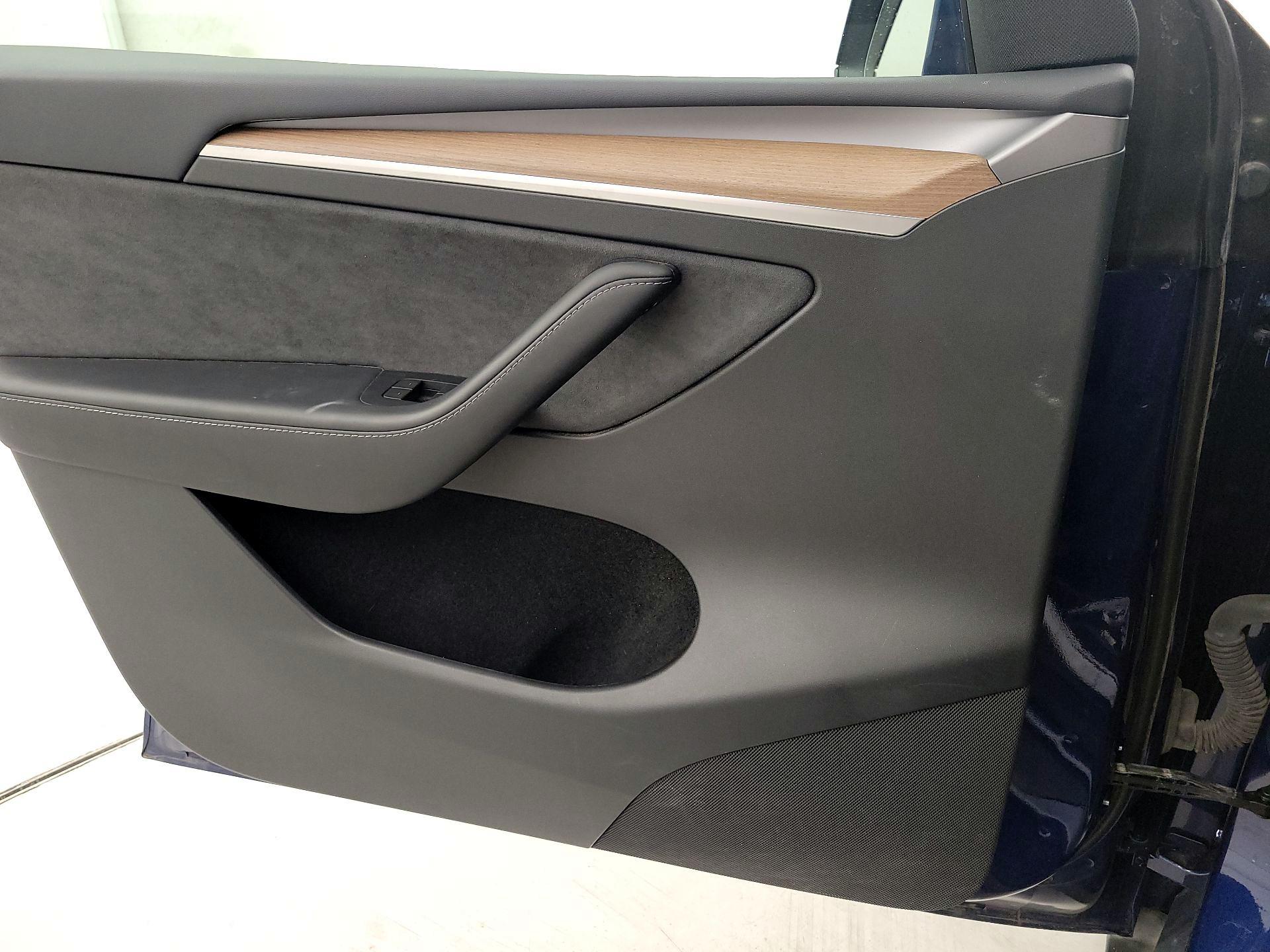 Thumbnail: 2023 Tesla Model Y - 12