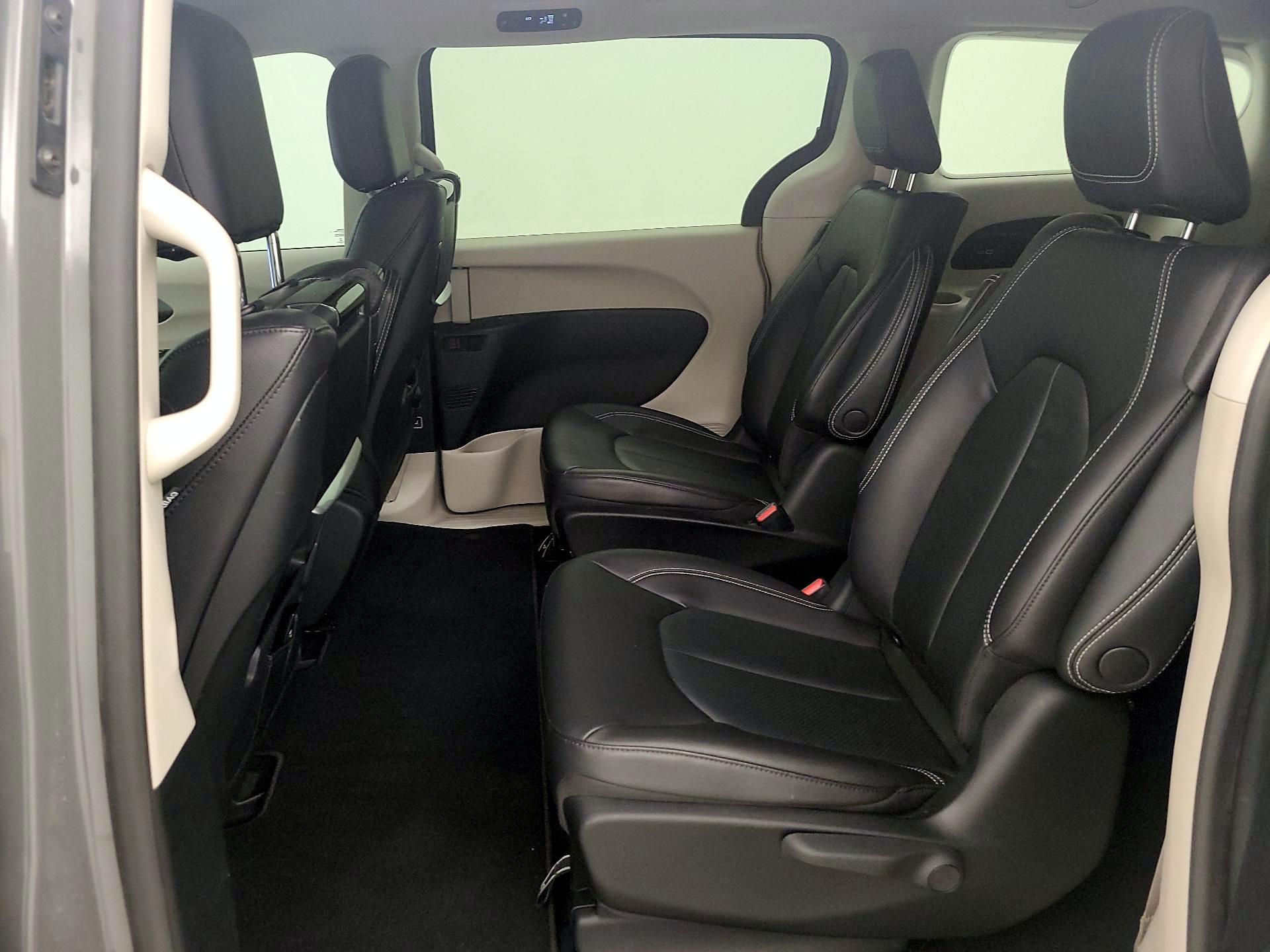 Thumbnail: 2022 Chrysler Pacifica - 19