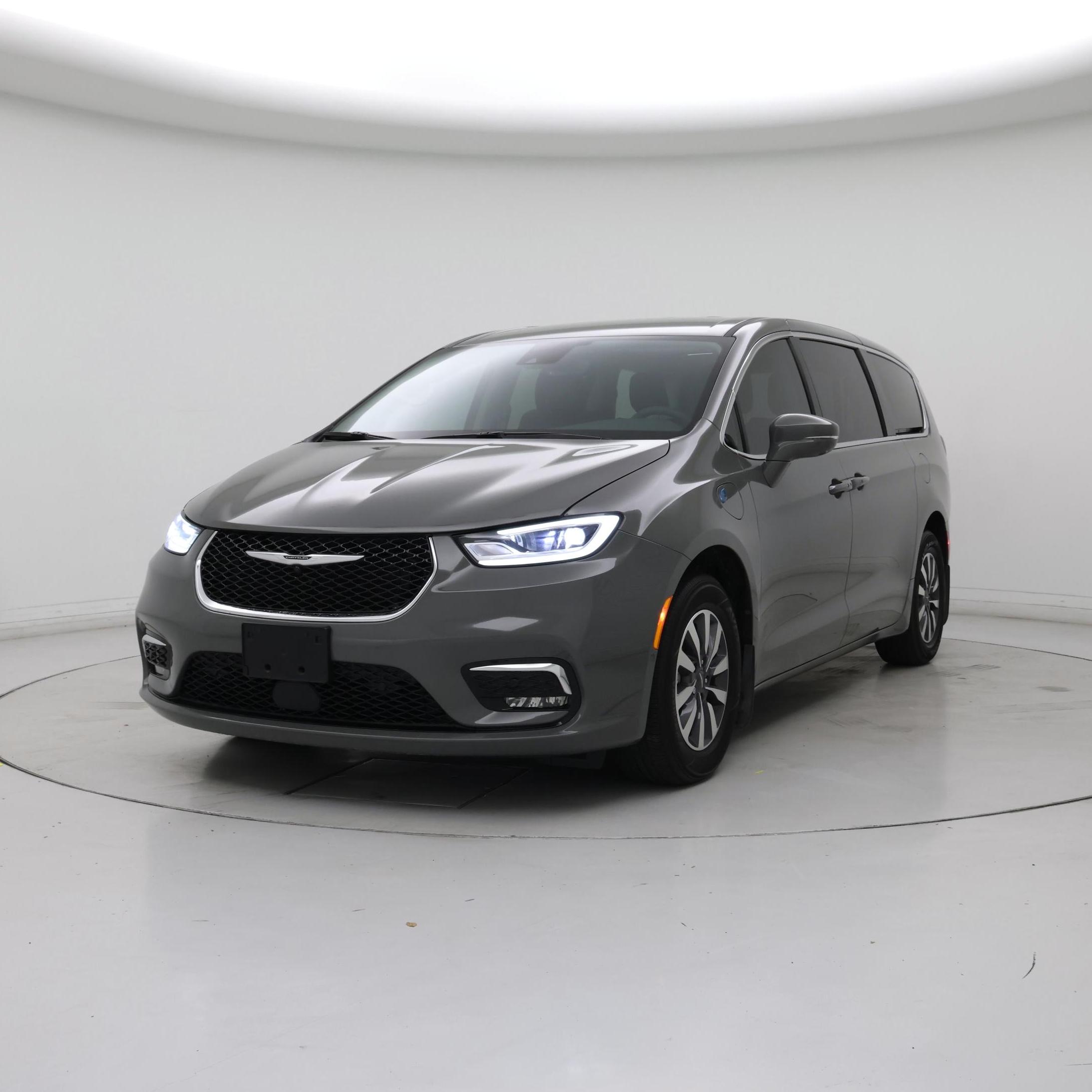 Thumbnail: 2022 Chrysler Pacifica - 4