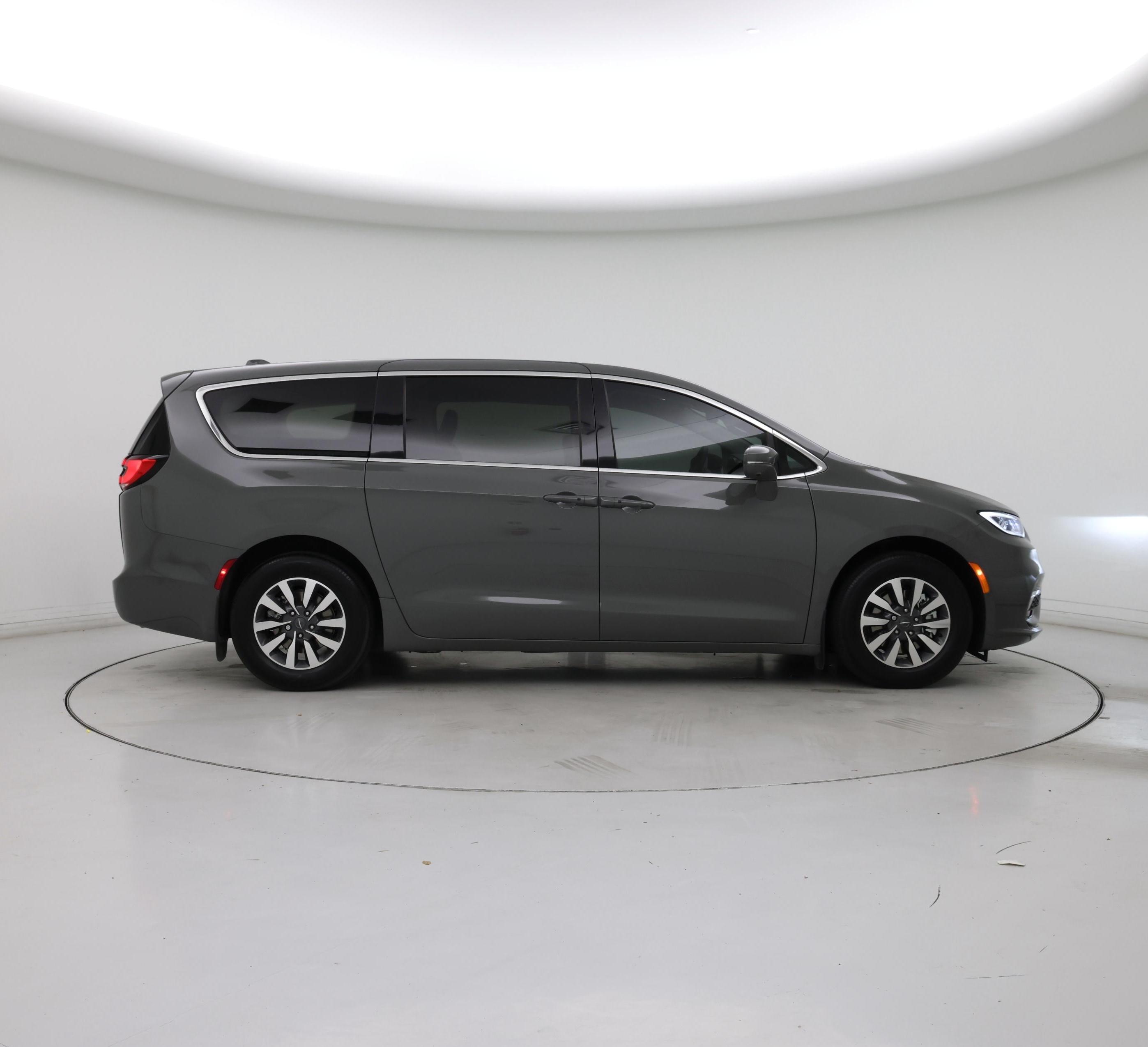 Thumbnail: 2022 Chrysler Pacifica - 7