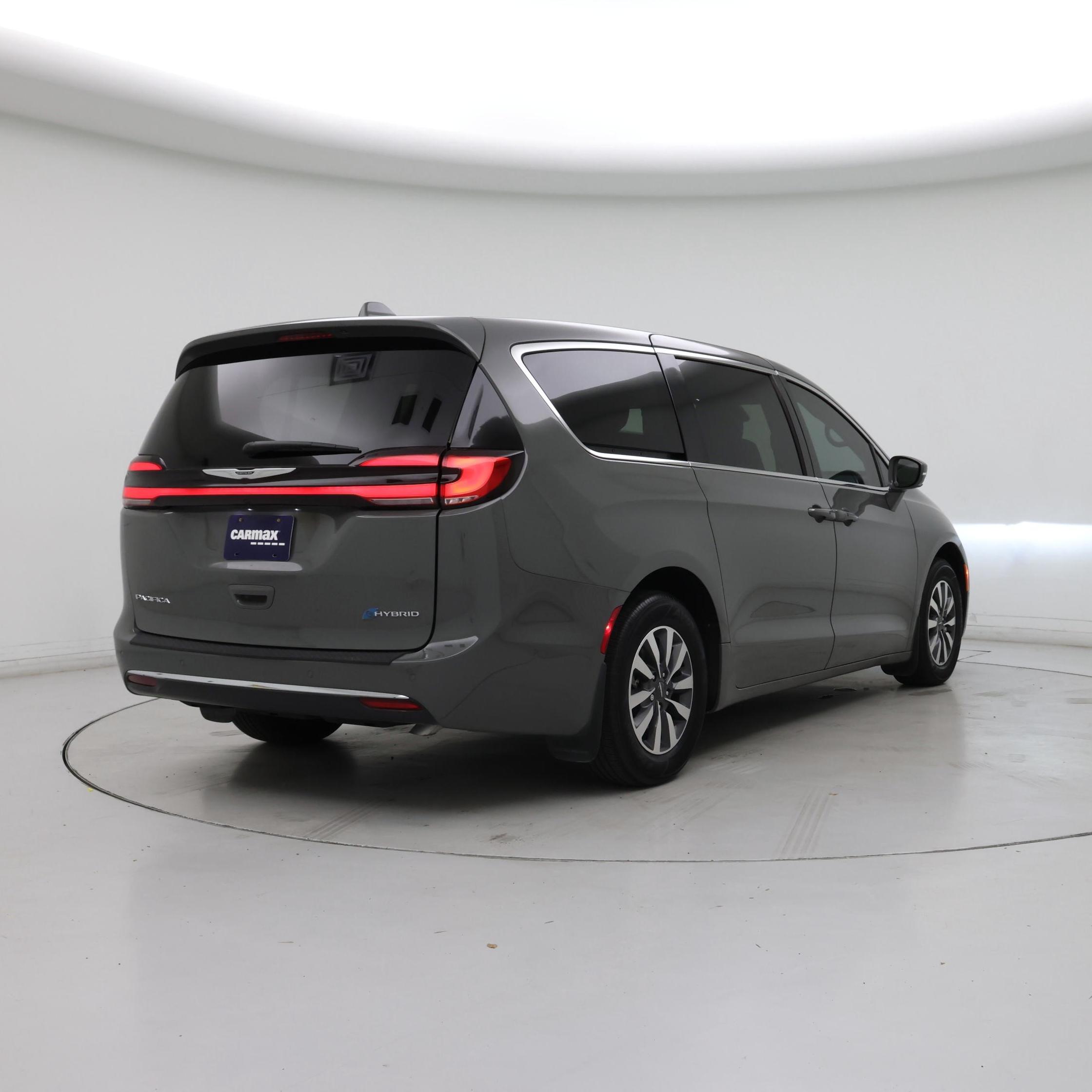 Thumbnail: 2022 Chrysler Pacifica - 8