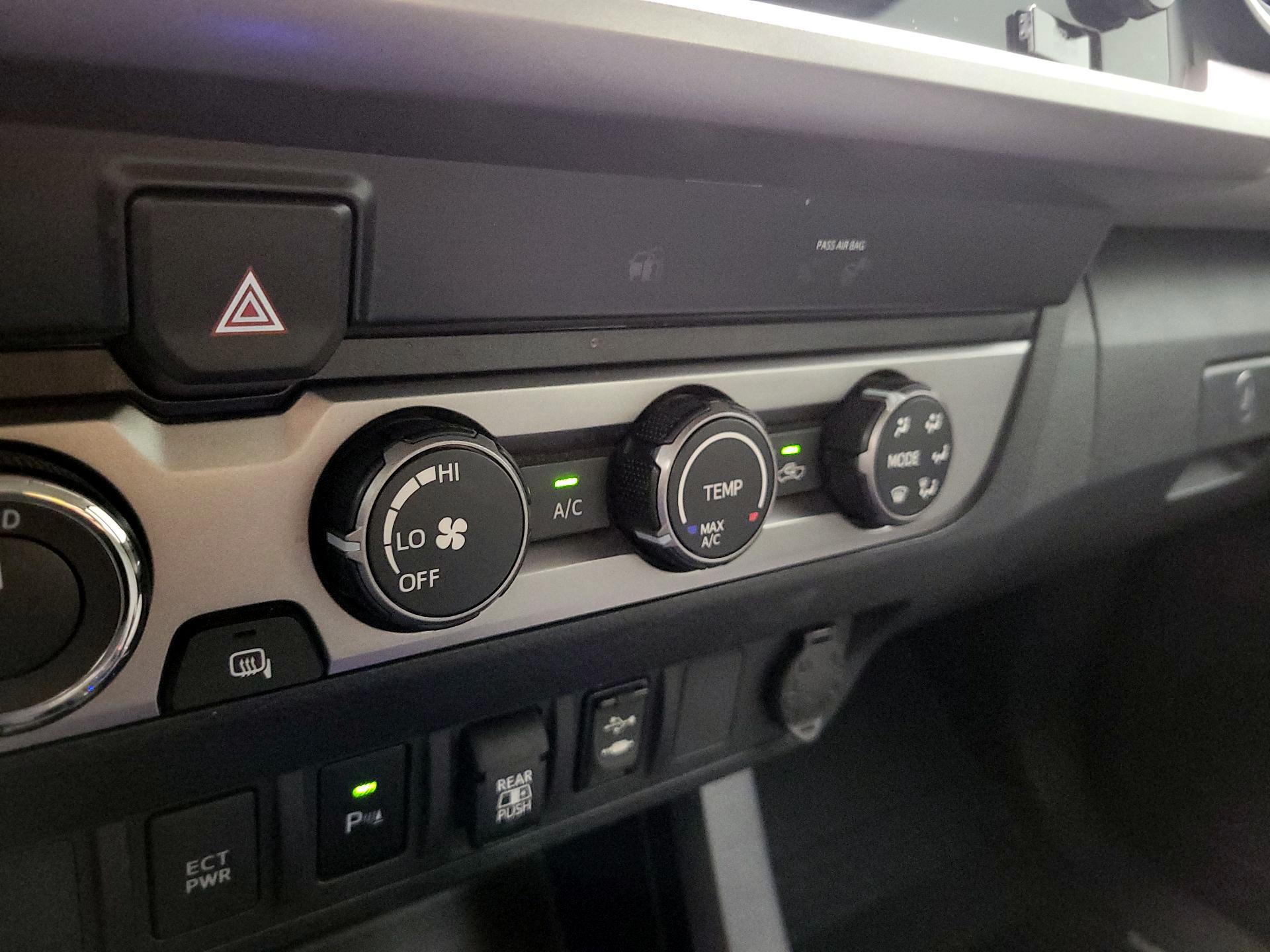 Thumbnail: 2019 Toyota Tacoma - 16