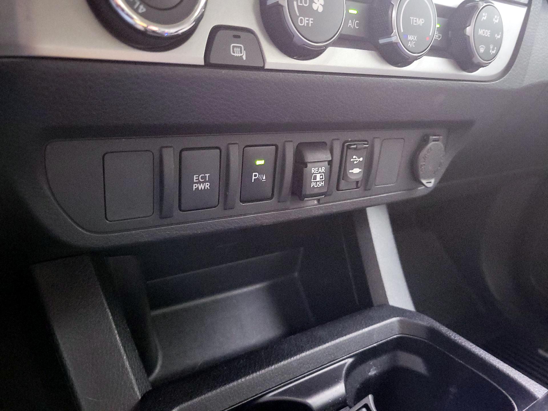 Thumbnail: 2019 Toyota Tacoma - 18