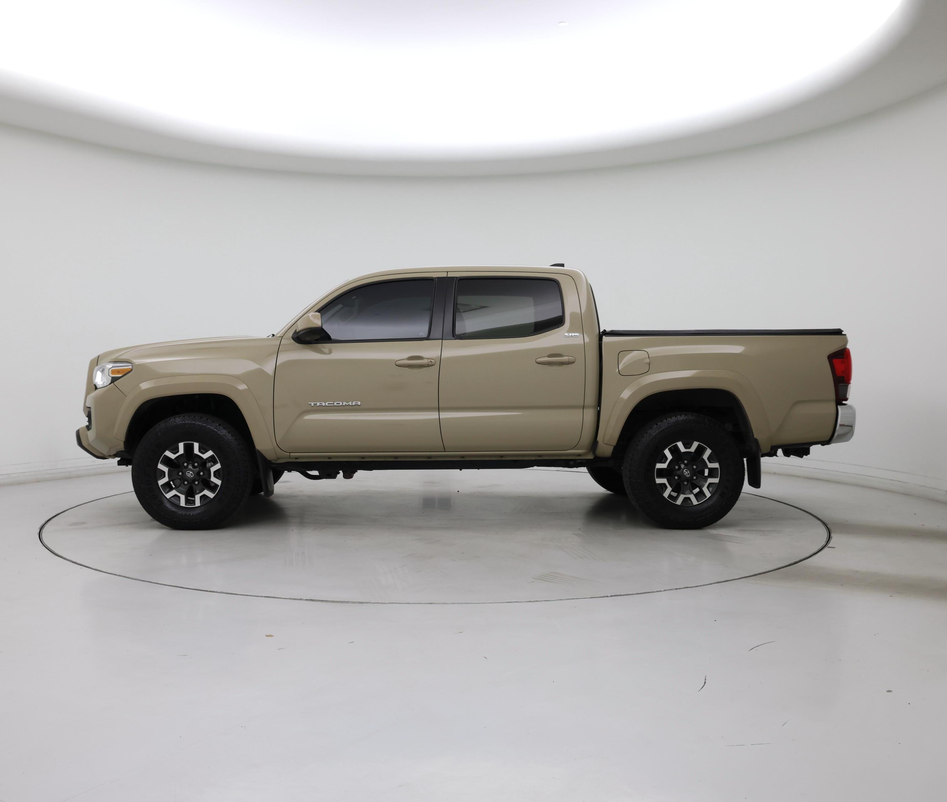 Thumbnail: 2019 Toyota Tacoma - 3
