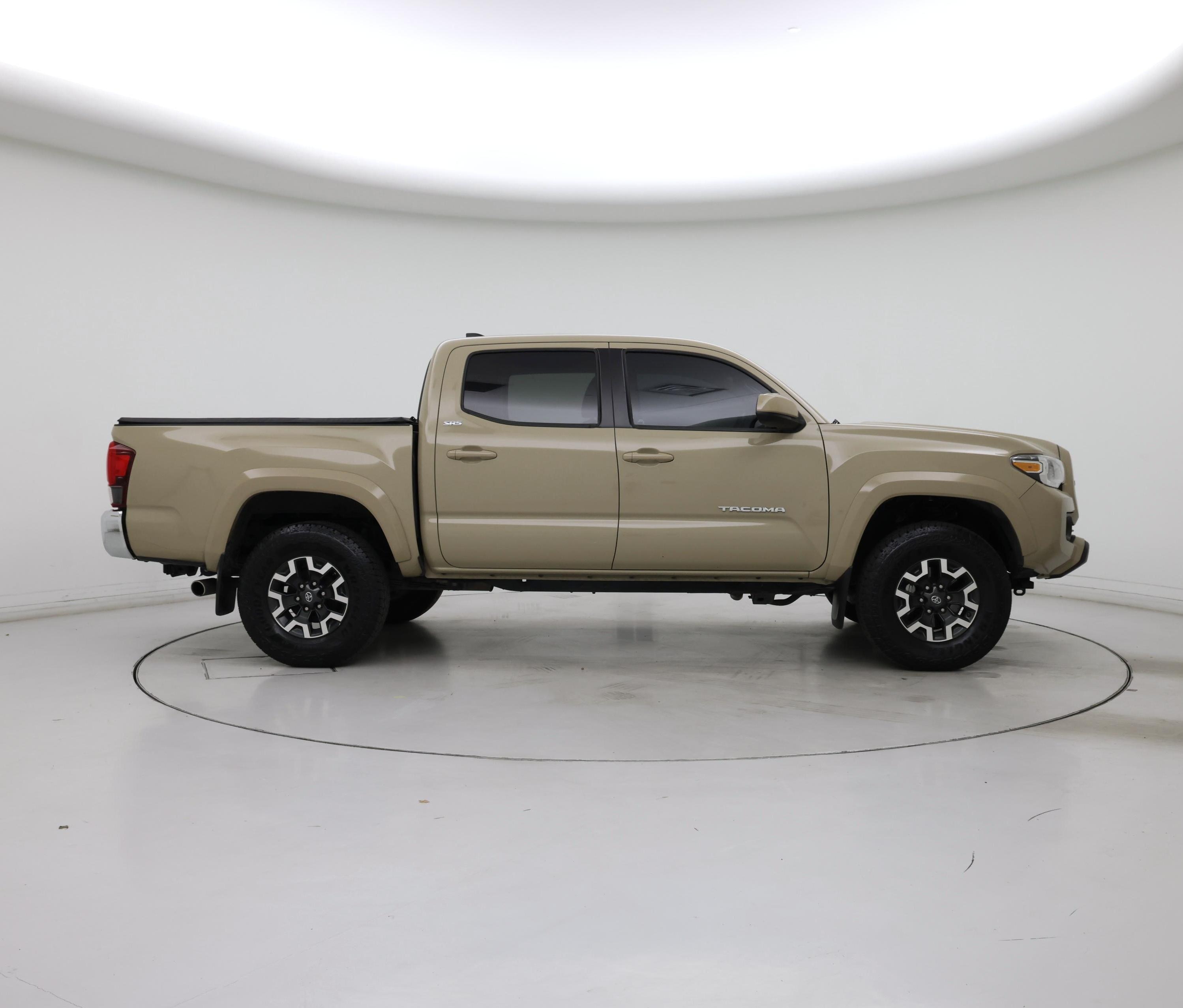 Thumbnail: 2019 Toyota Tacoma - 7