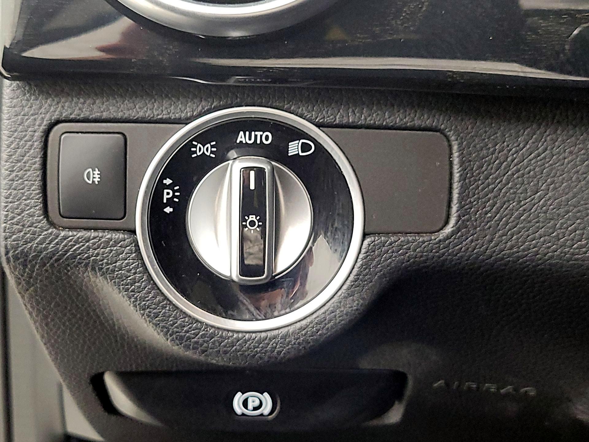 Thumbnail: 2015 Mercedes-Benz GLK - 13