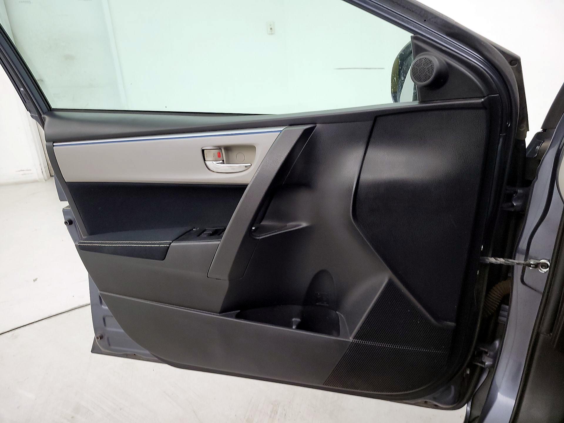 Thumbnail: 2015 Toyota Corolla - 12
