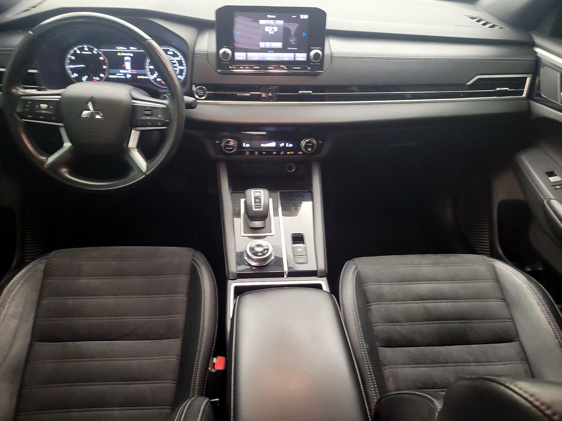 Thumbnail: 2022 Mitsubishi Outlander - 9