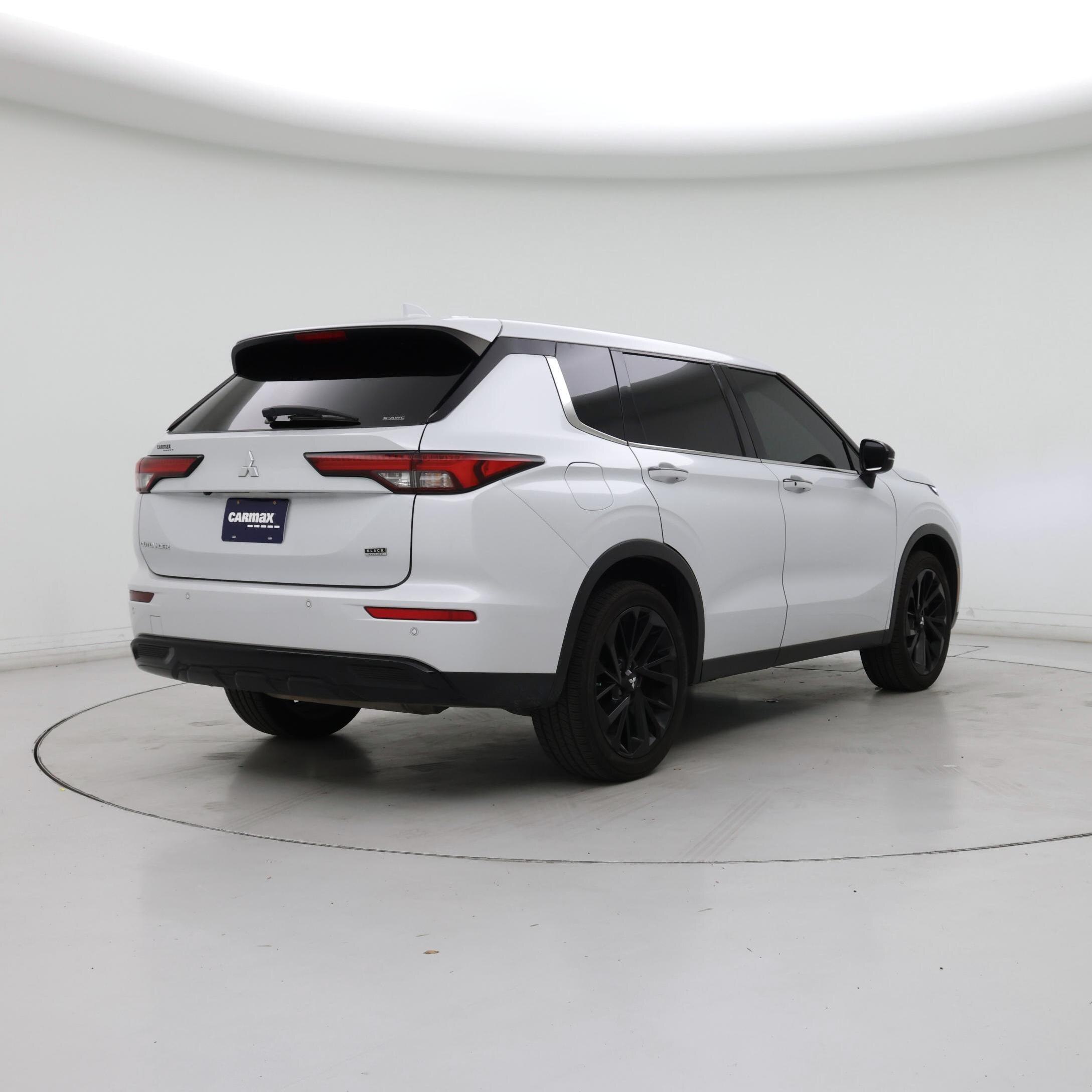 Thumbnail: 2022 Mitsubishi Outlander - 8