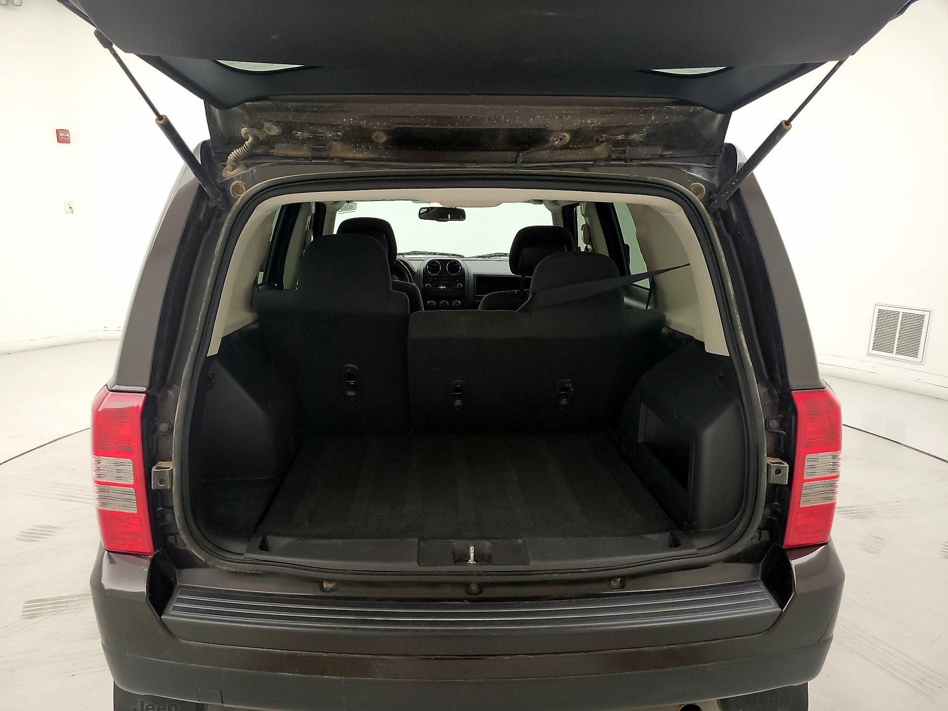 Thumbnail: 2014 Jeep Patriot - 17