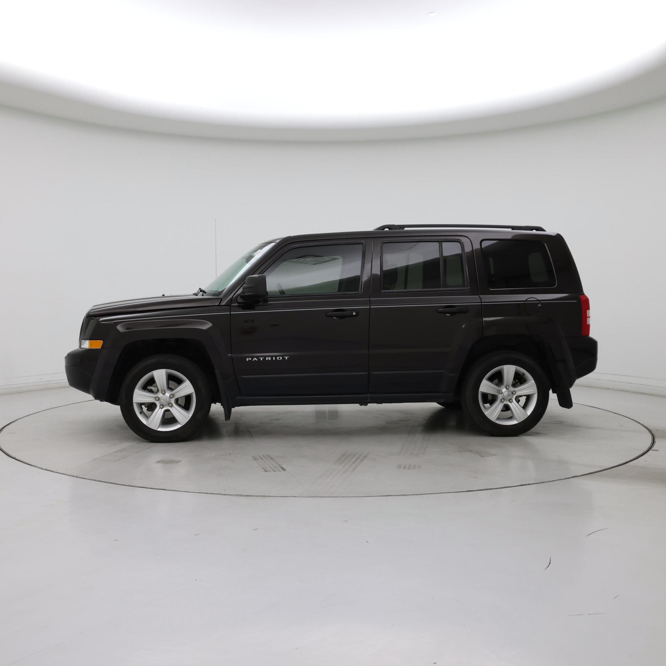 Thumbnail: 2014 Jeep Patriot - 3
