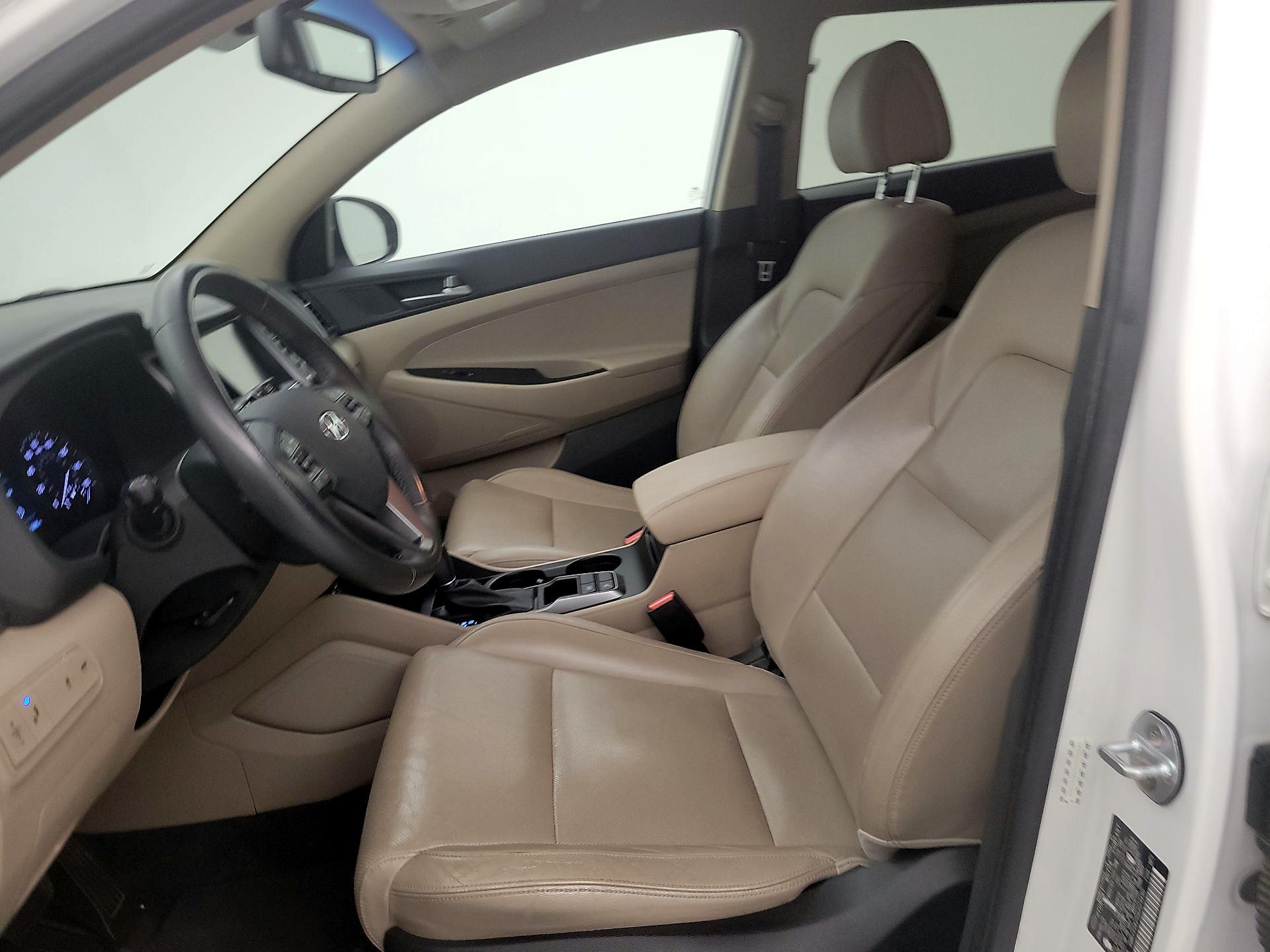 Thumbnail: 2016 Hyundai Tucson - 11