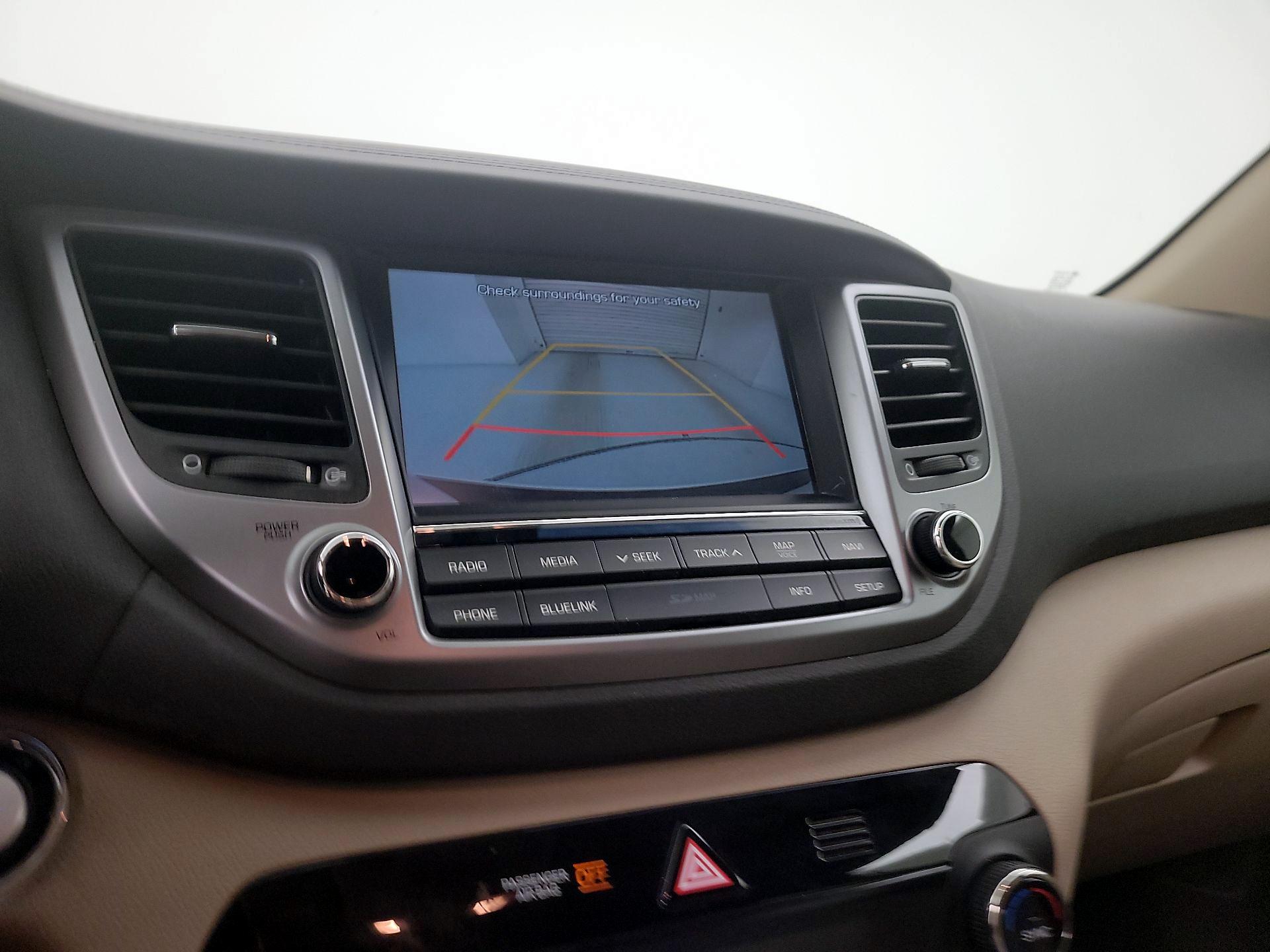 Thumbnail: 2016 Hyundai Tucson - 15