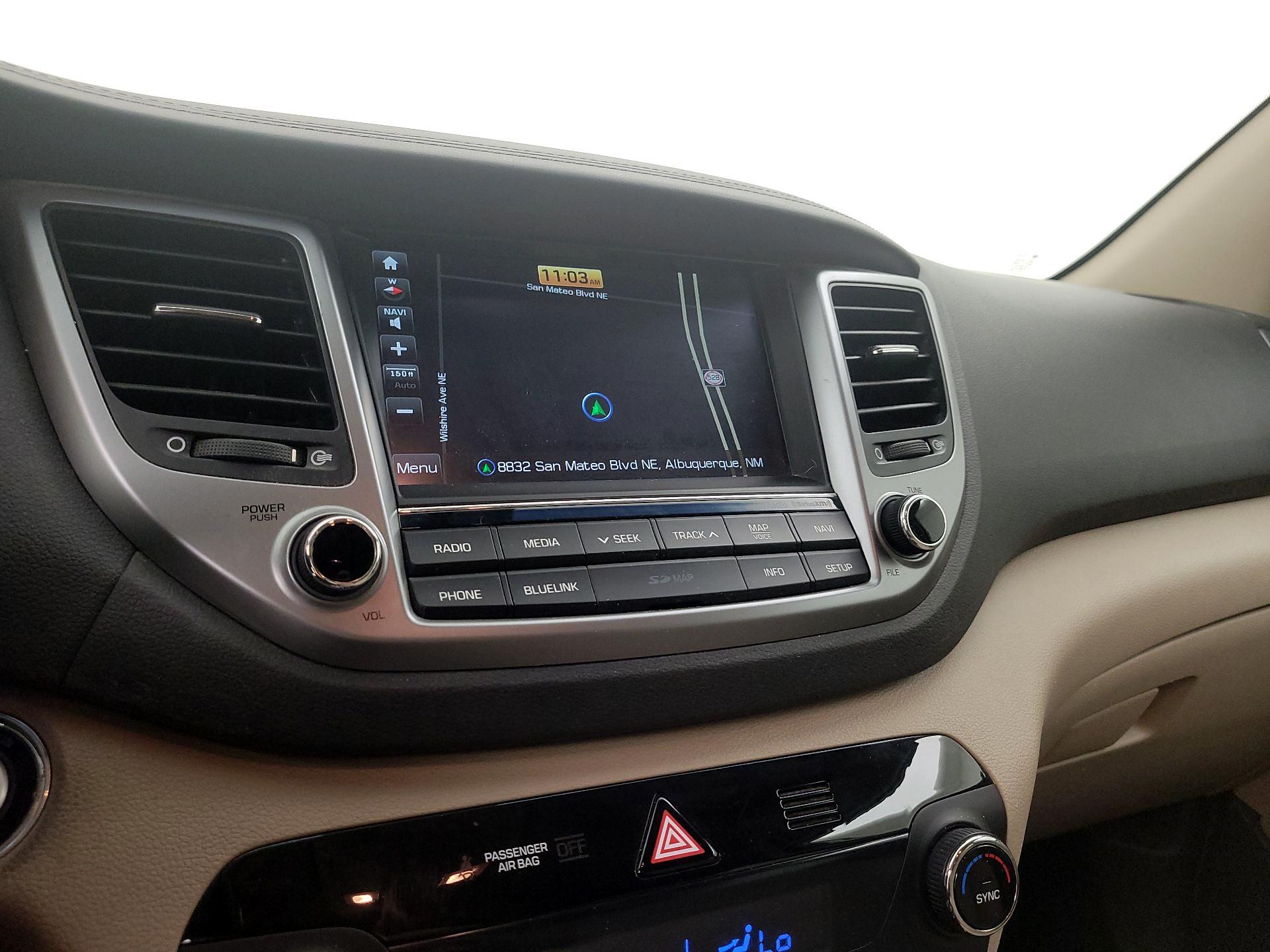 Thumbnail: 2016 Hyundai Tucson - 16