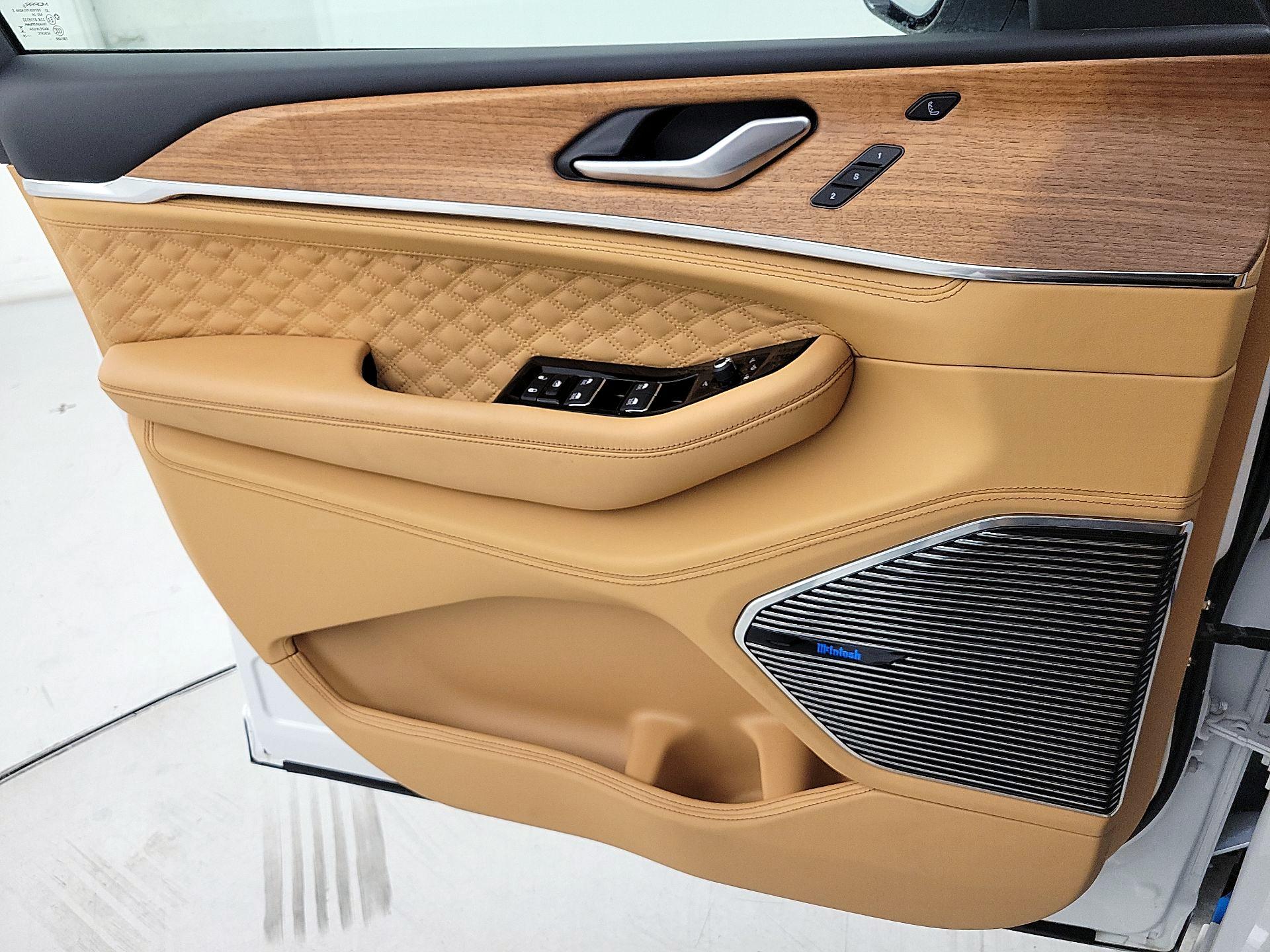 Thumbnail: 2024 Jeep Grand Cherokee - 12