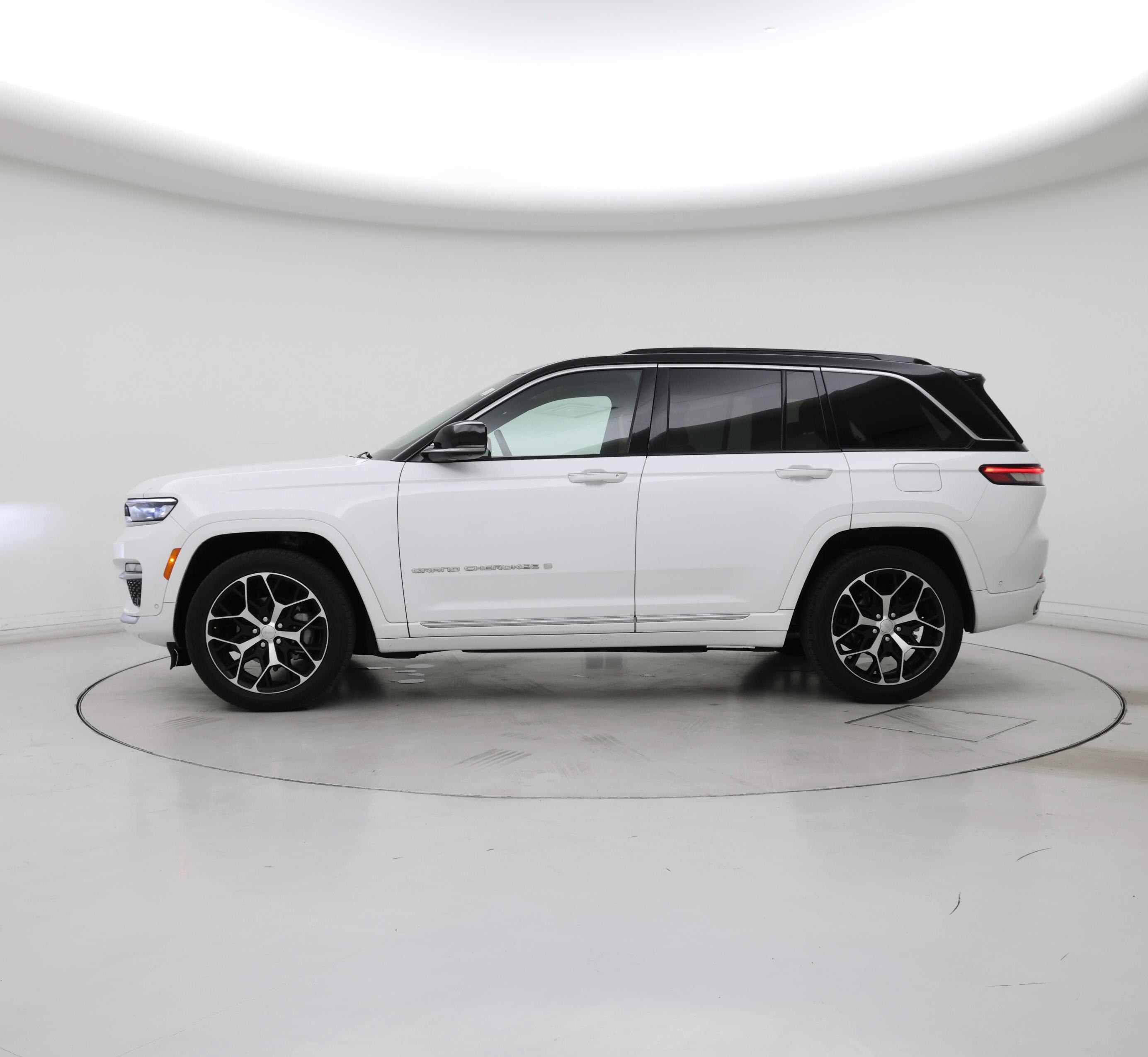 Thumbnail: 2024 Jeep Grand Cherokee - 3