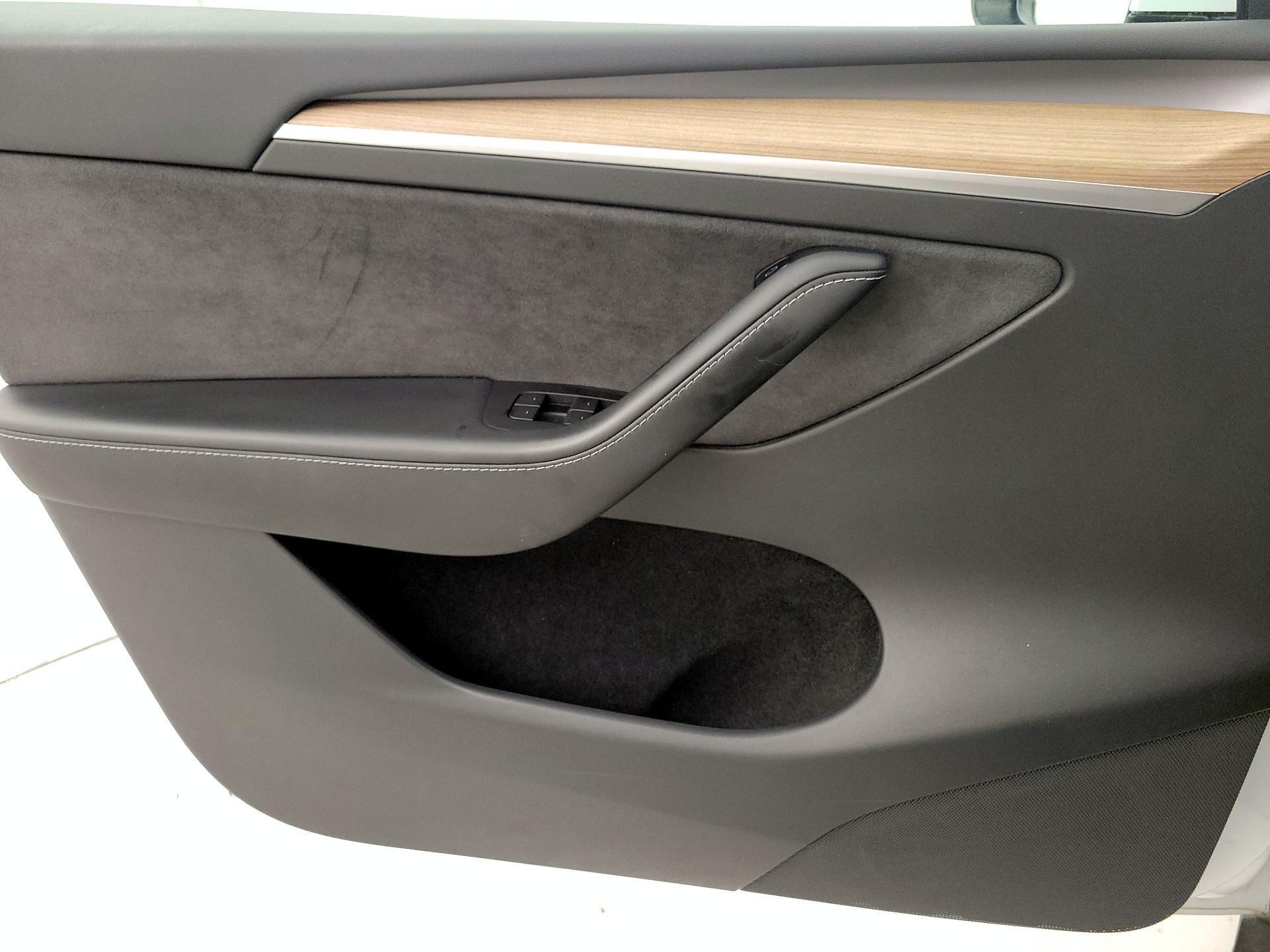 Thumbnail: 2022 Tesla Model Y - 12