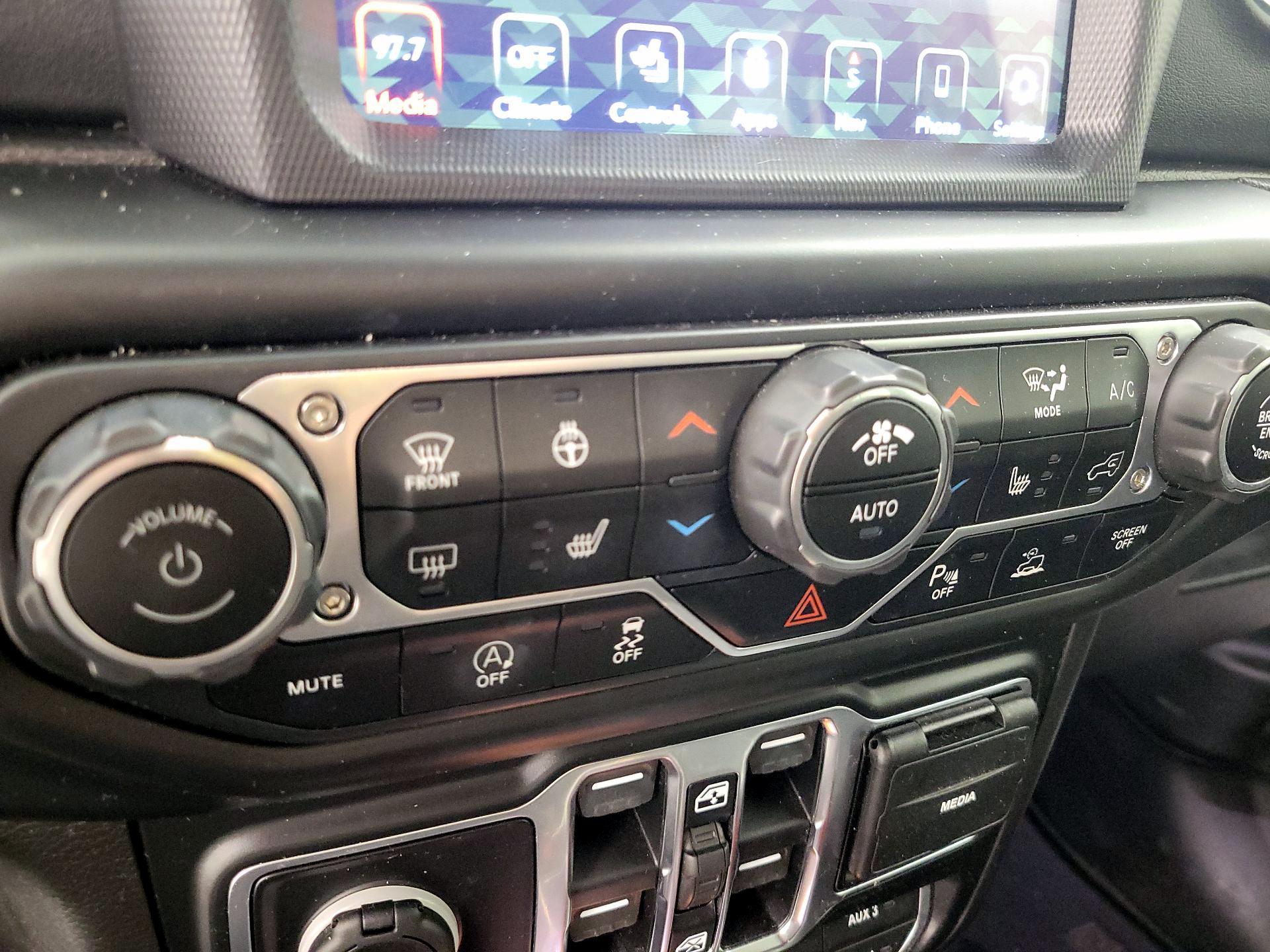 Thumbnail: 2020 Jeep Gladiator - 16