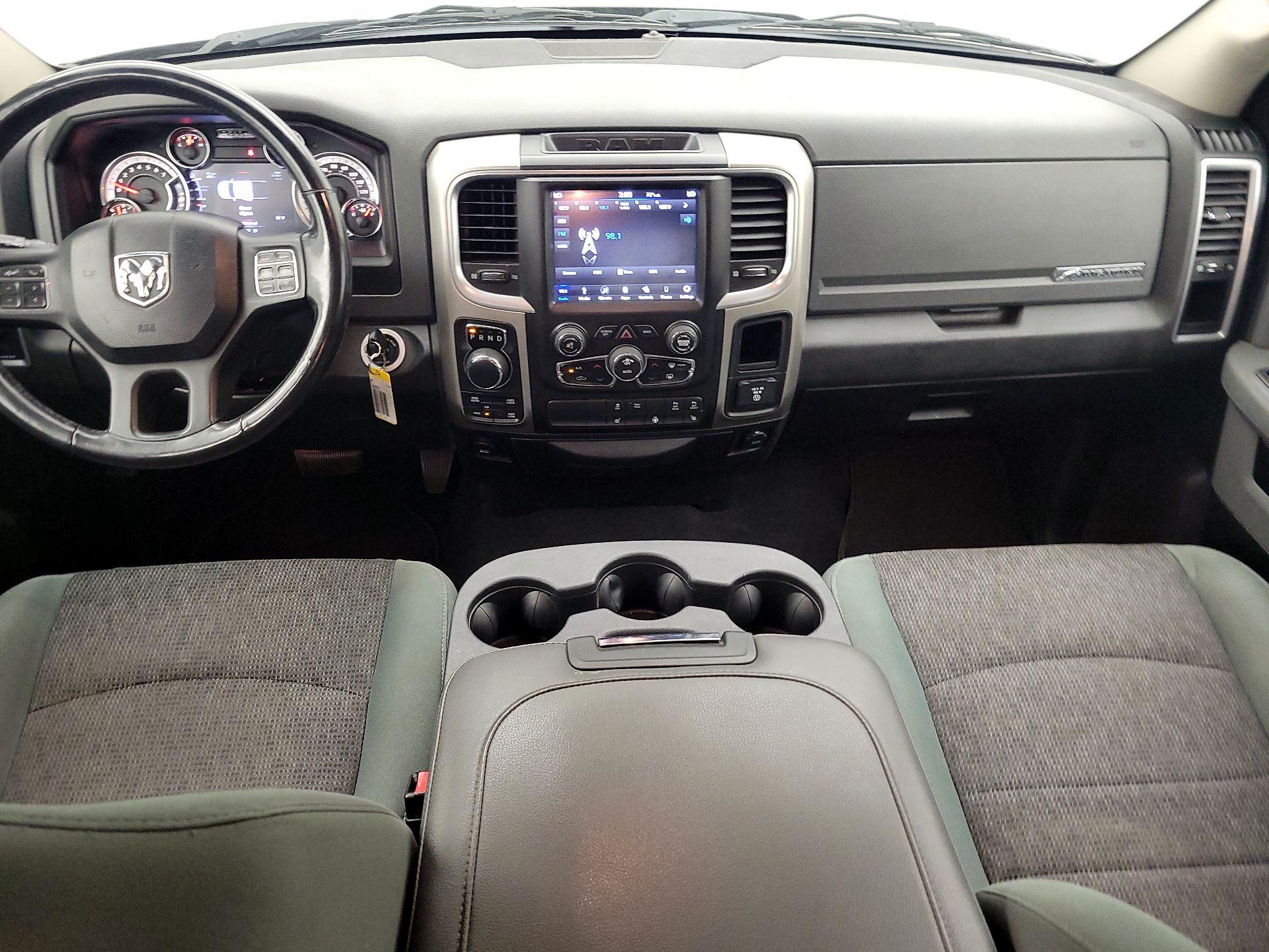 Thumbnail: 2019 RAM 1500 Classic - 9