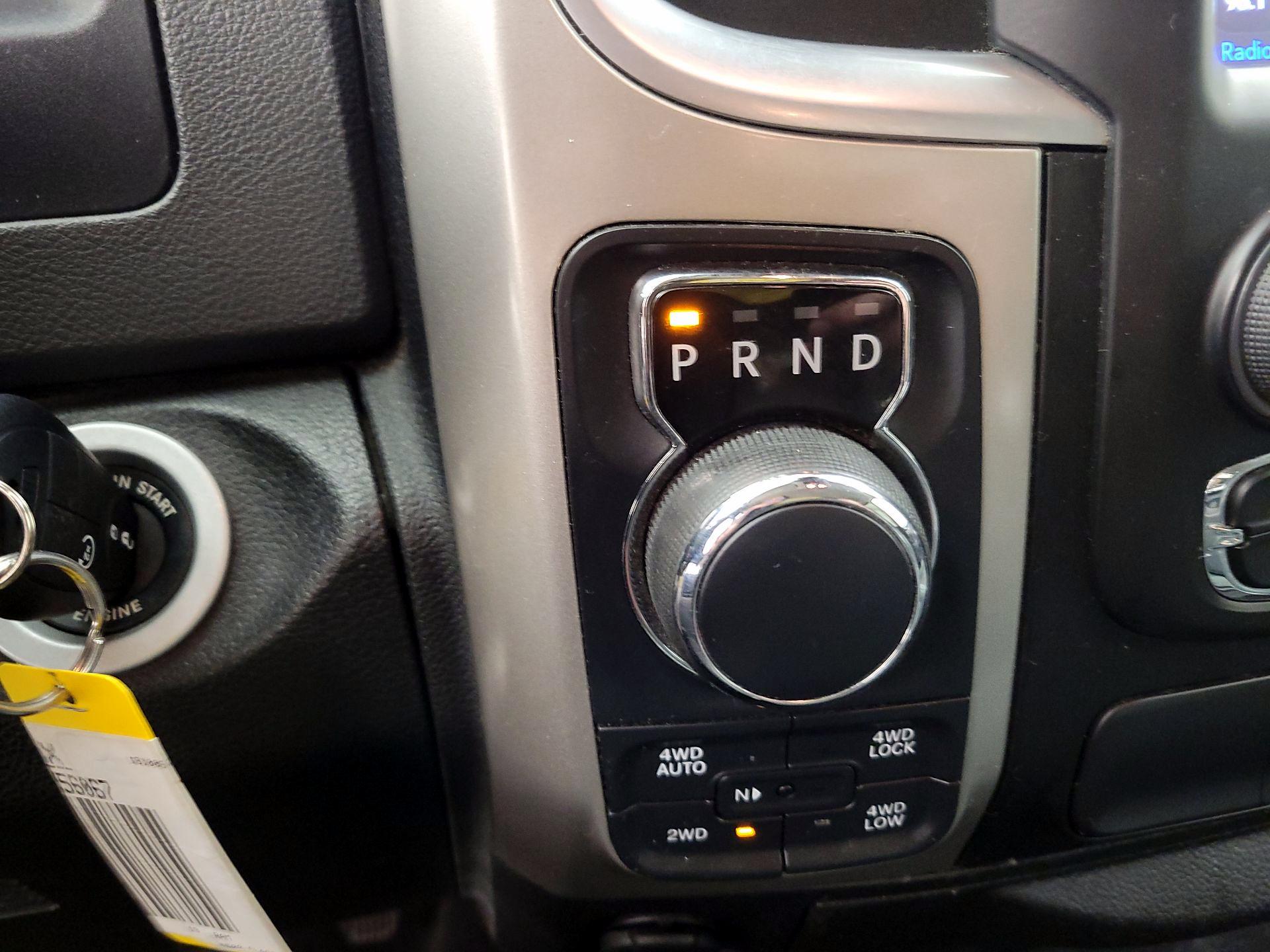 Thumbnail: 2019 RAM 1500 Classic - 15
