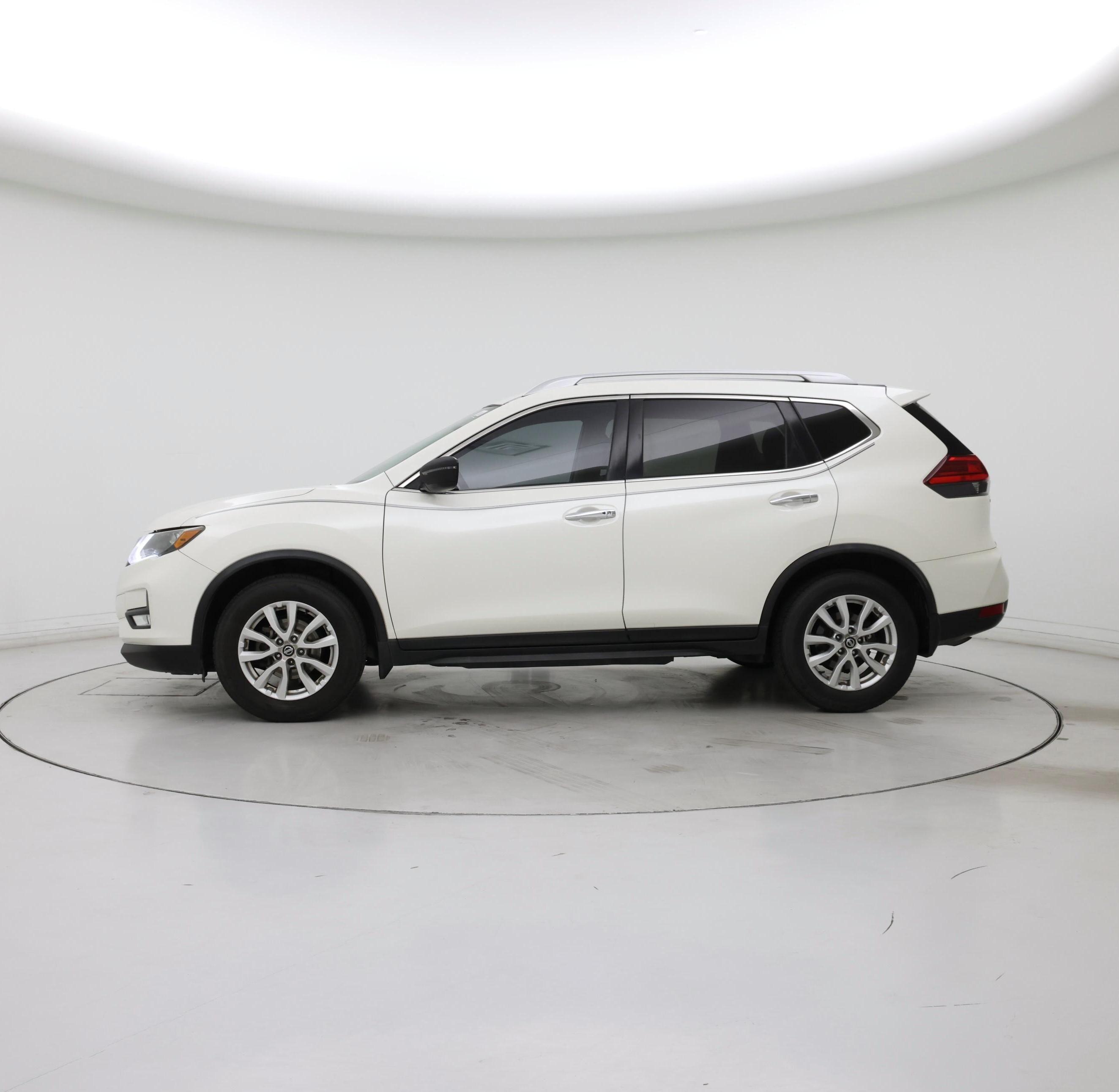 Thumbnail: 2017 Nissan Rogue - 3