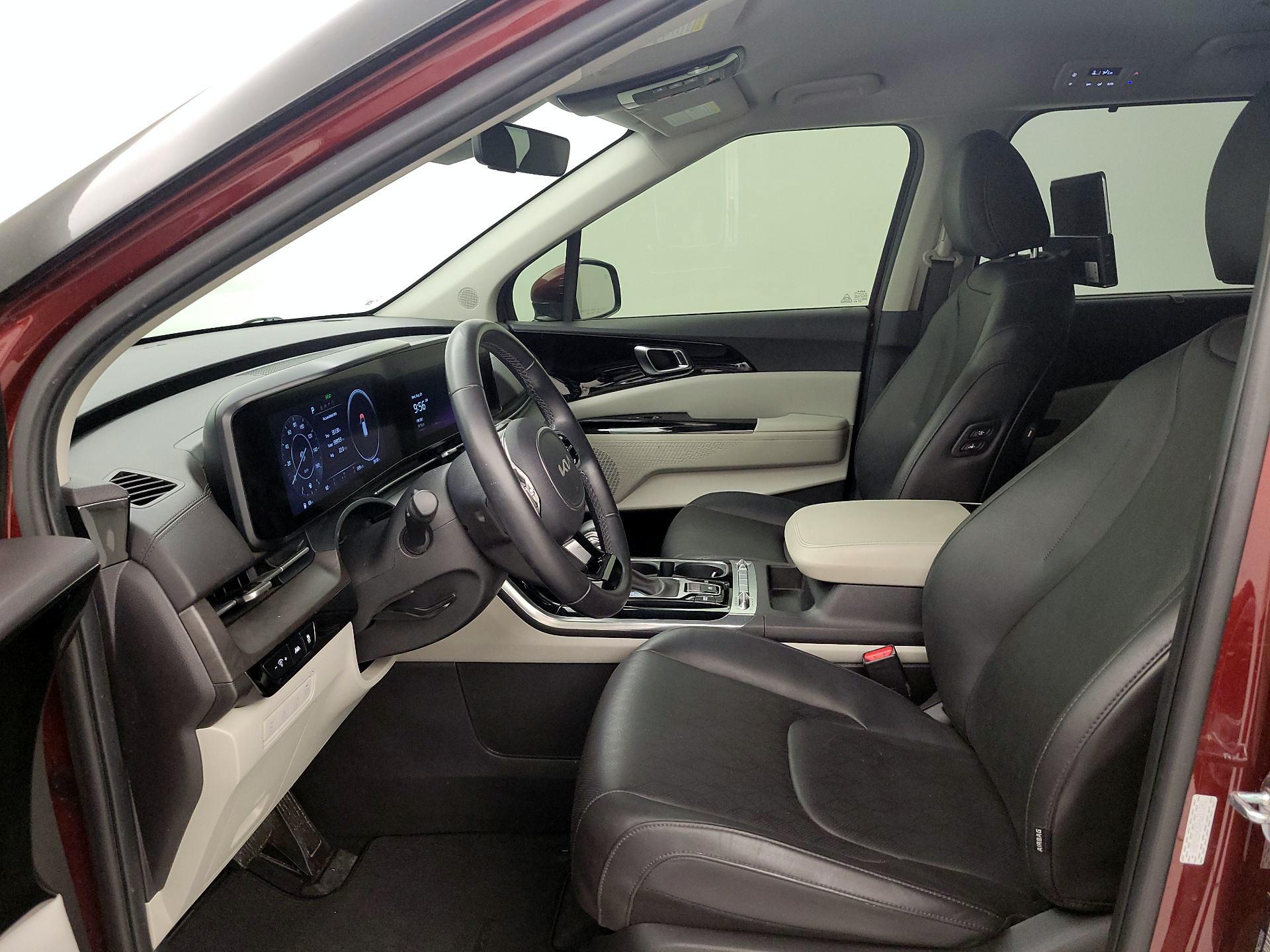 Thumbnail: 2023 Kia Carnival - 11
