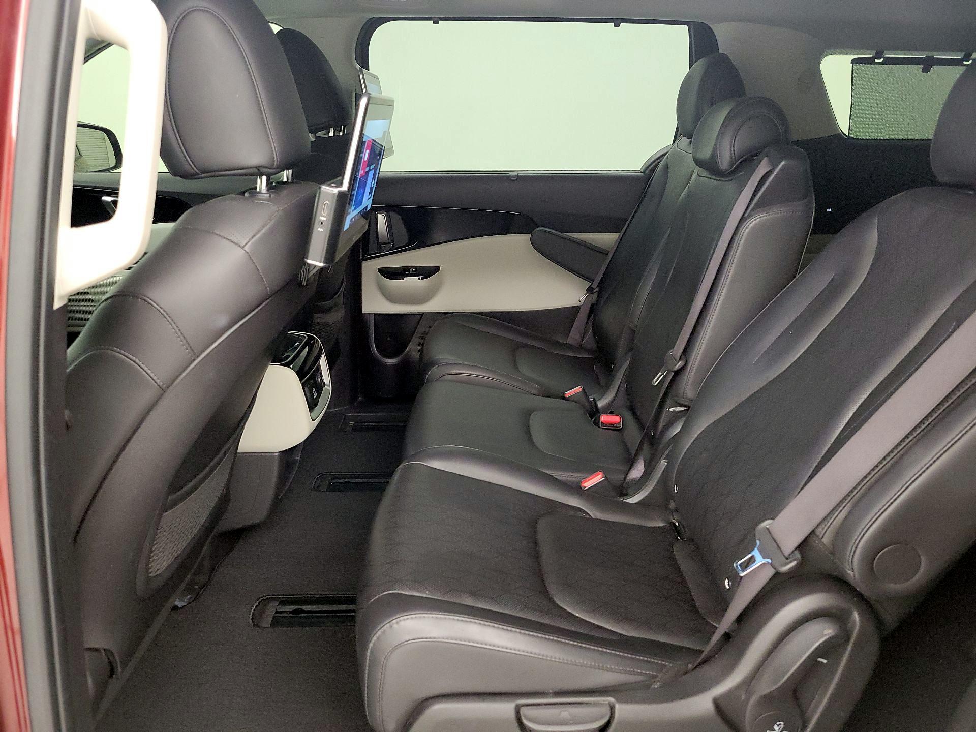 Thumbnail: 2023 Kia Carnival - 19