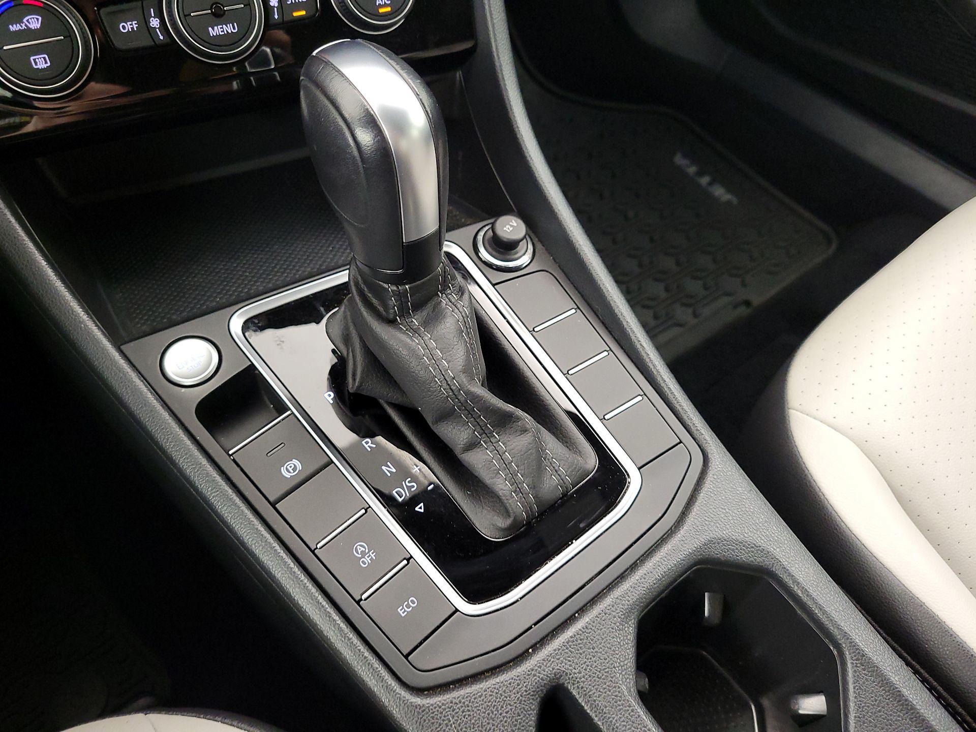 Thumbnail: 2020 Volkswagen Jetta - 17