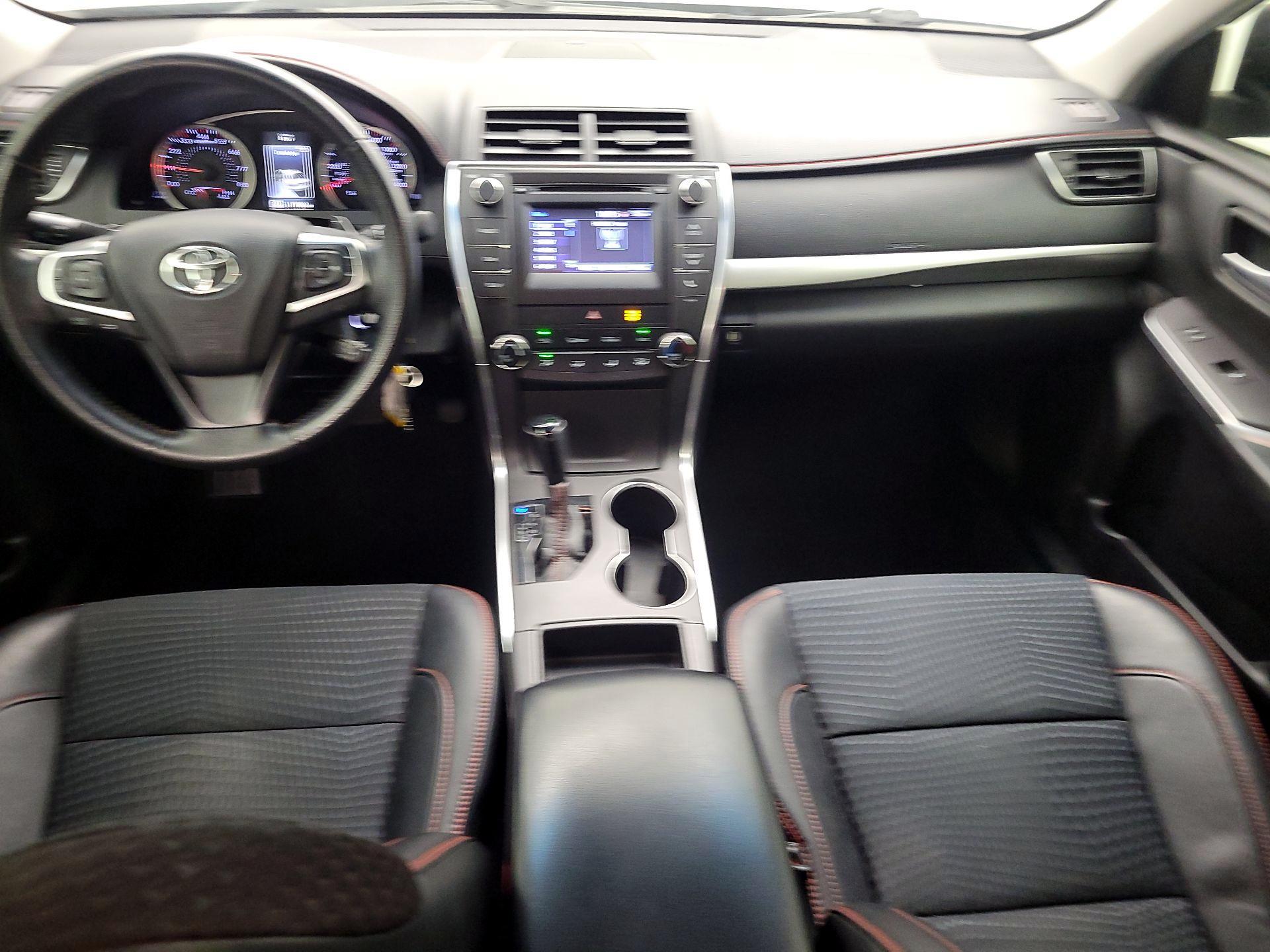 Thumbnail: 2015 Toyota Camry - 9