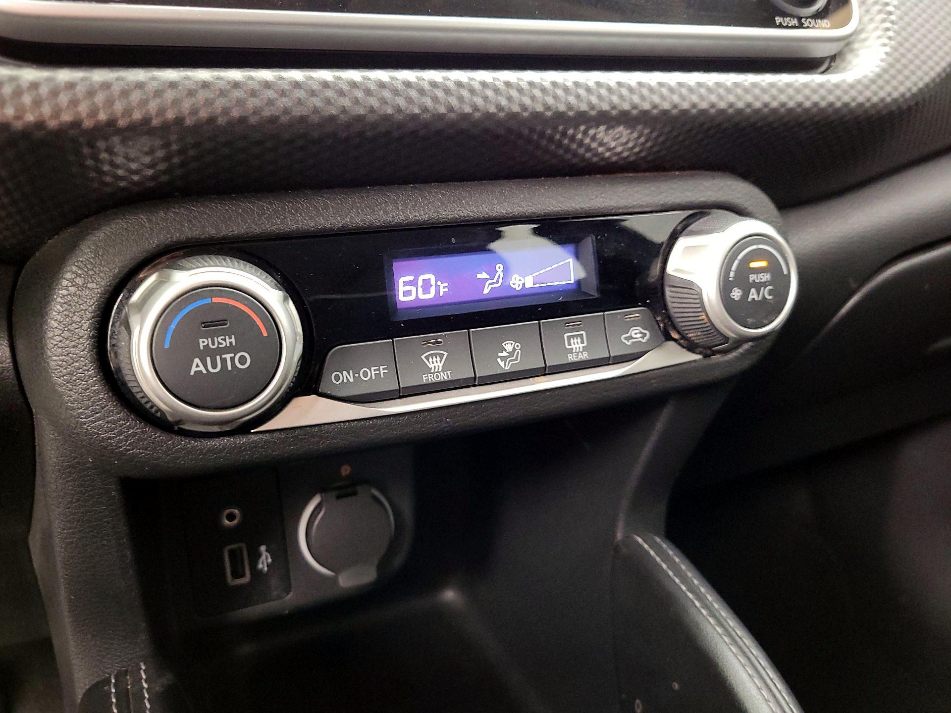 Thumbnail: 2019 Nissan Kicks - 16