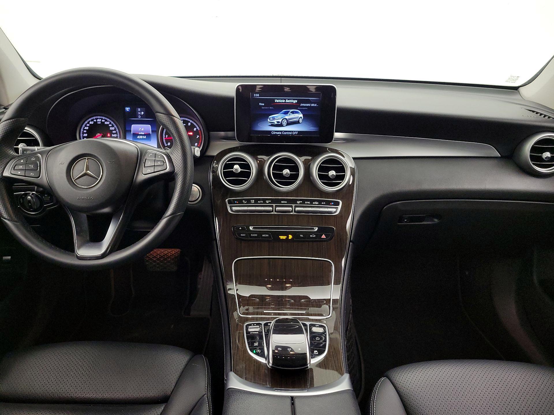 Thumbnail: 2016 Mercedes-Benz GLC - 9