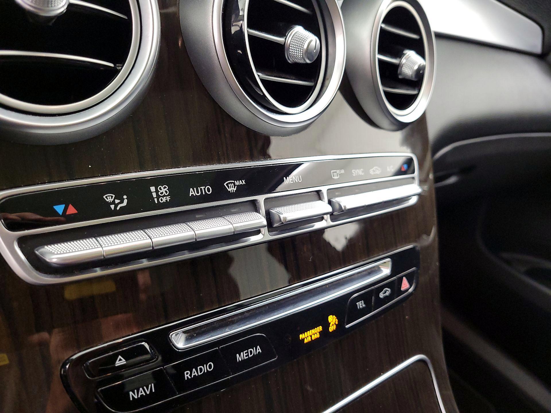 Thumbnail: 2016 Mercedes-Benz GLC - 16