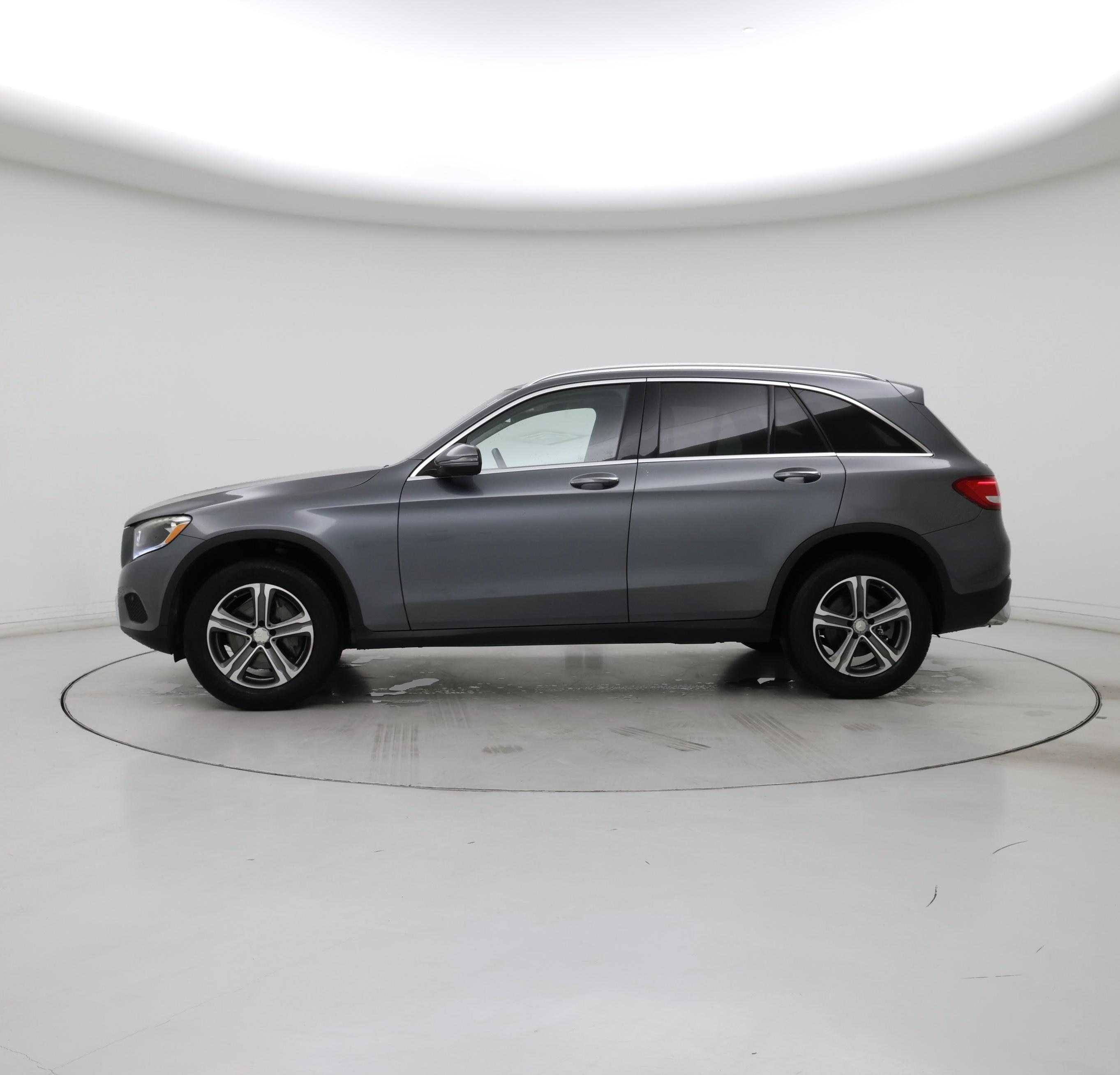 Thumbnail: 2016 Mercedes-Benz GLC - 3