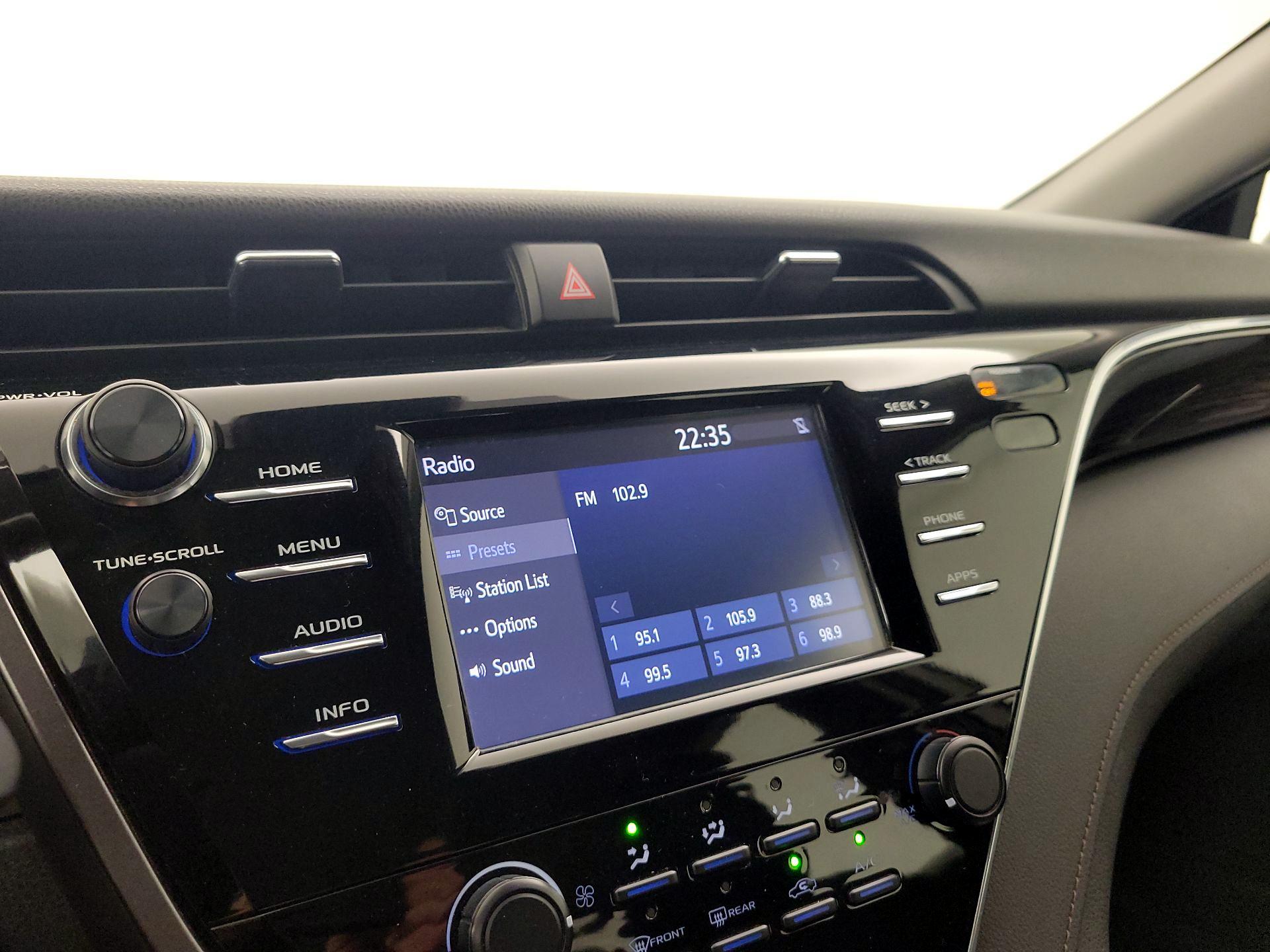 Thumbnail: 2018 Toyota Camry - 15