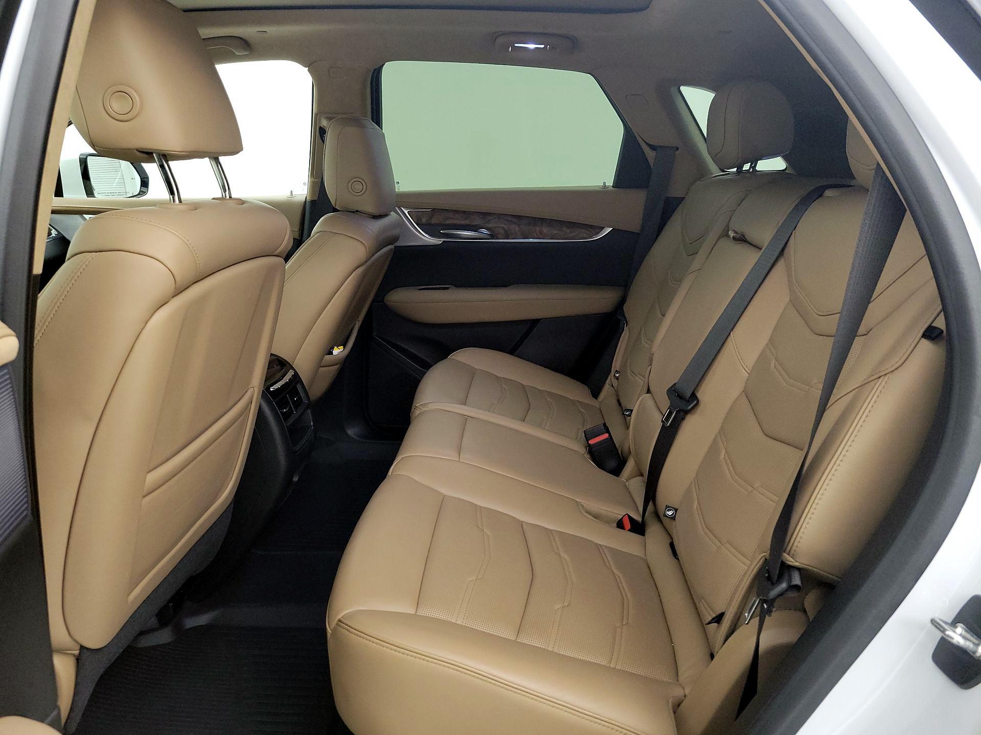 Thumbnail: 2024 Cadillac XT5 - 20