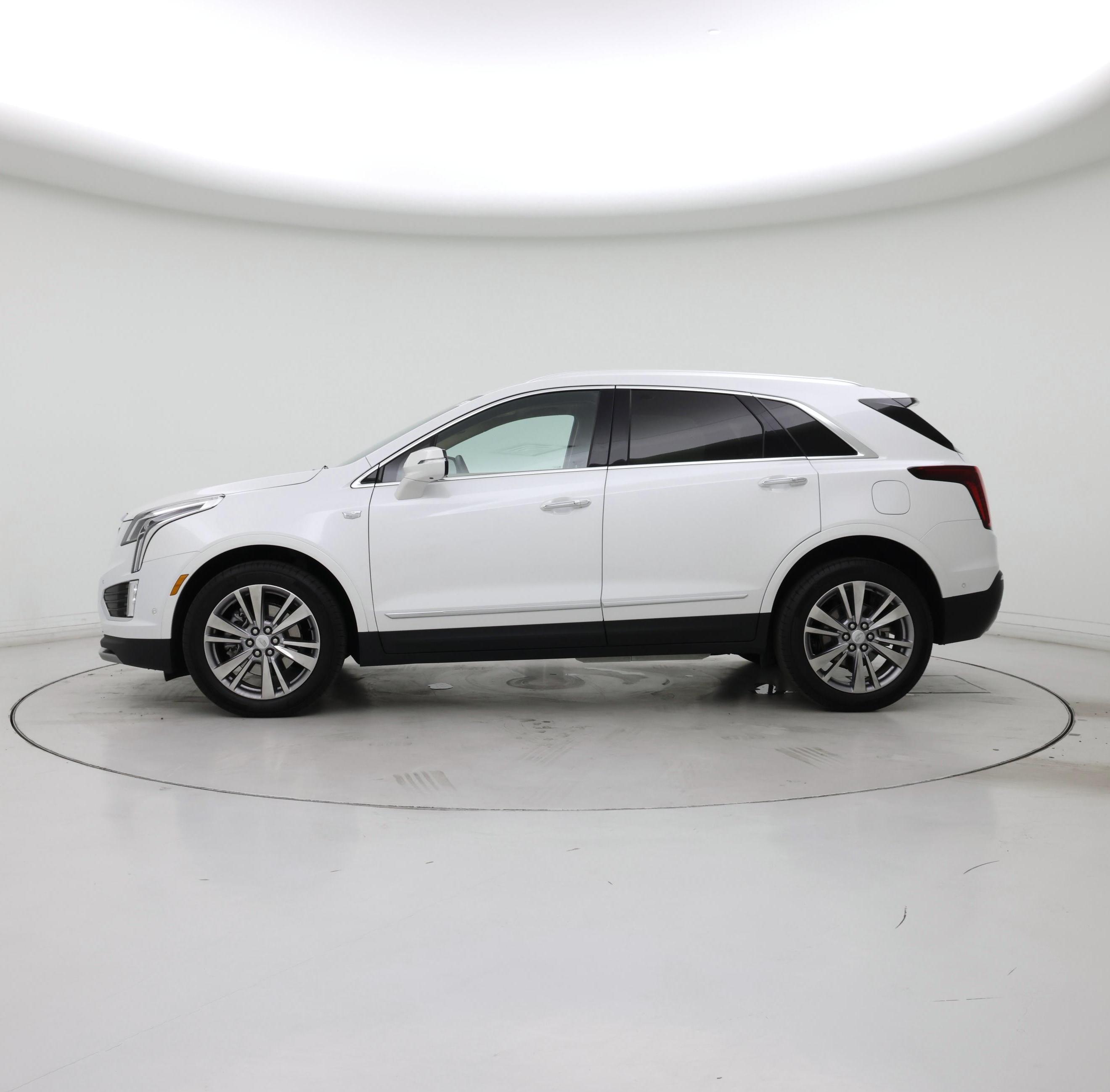 Thumbnail: 2024 Cadillac XT5 - 3