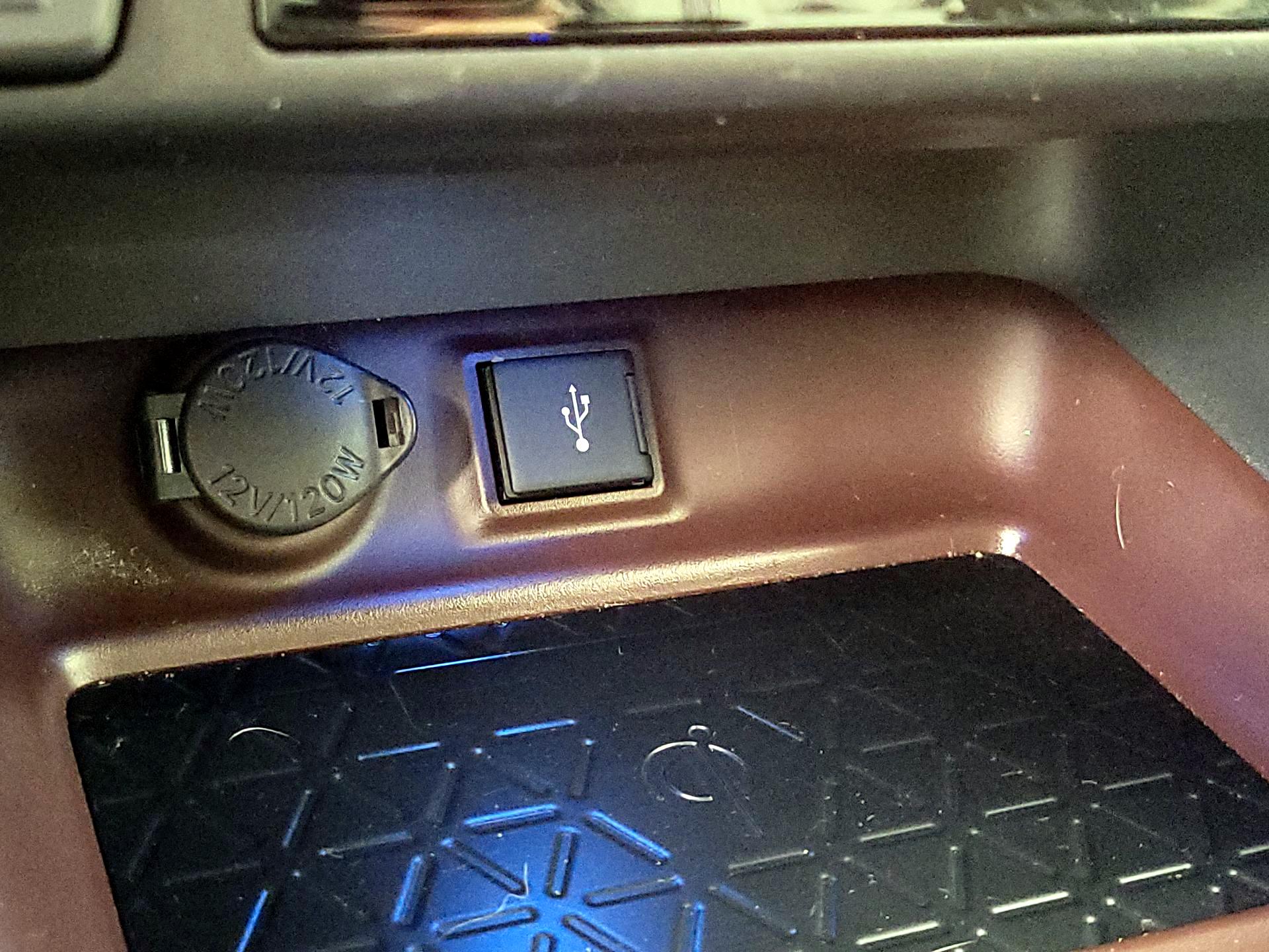 Thumbnail: 2022 Toyota RAV4 - 18