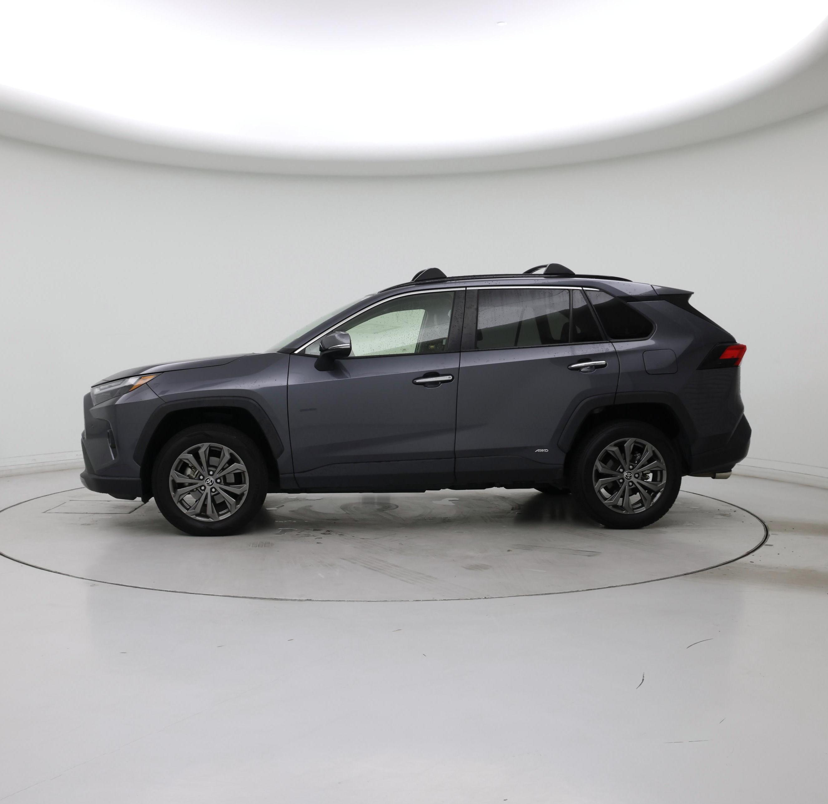 Thumbnail: 2022 Toyota RAV4 - 3