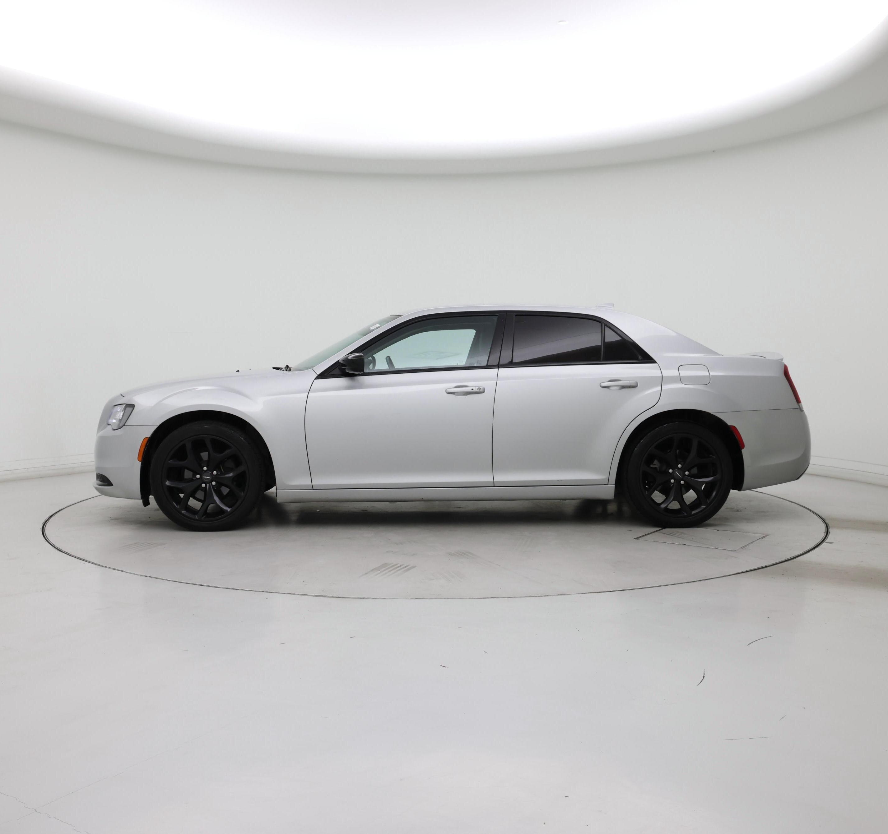 Thumbnail: 2021 Chrysler 300 - 3