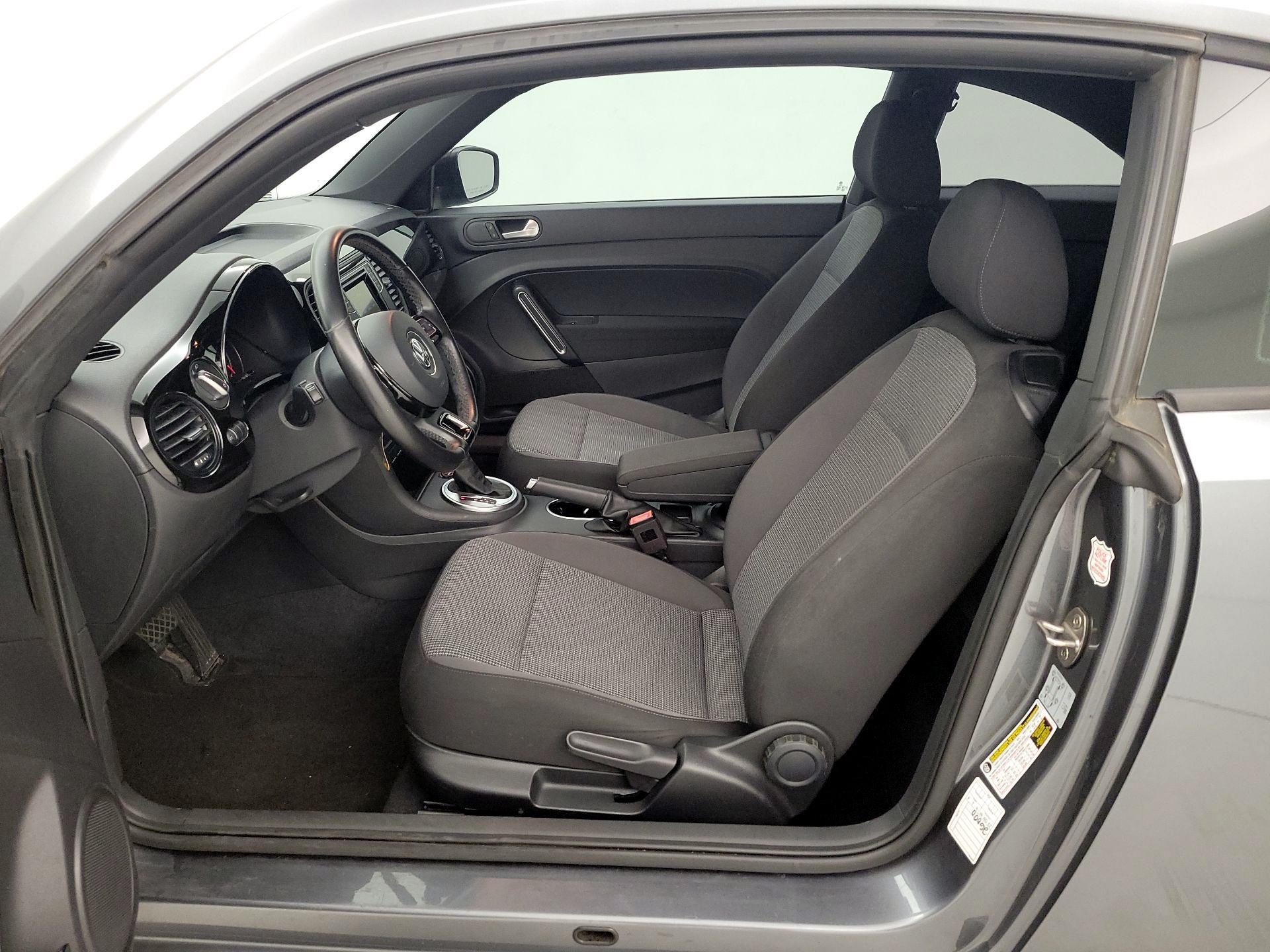 Thumbnail: 2018 Volkswagen Beetle - 11