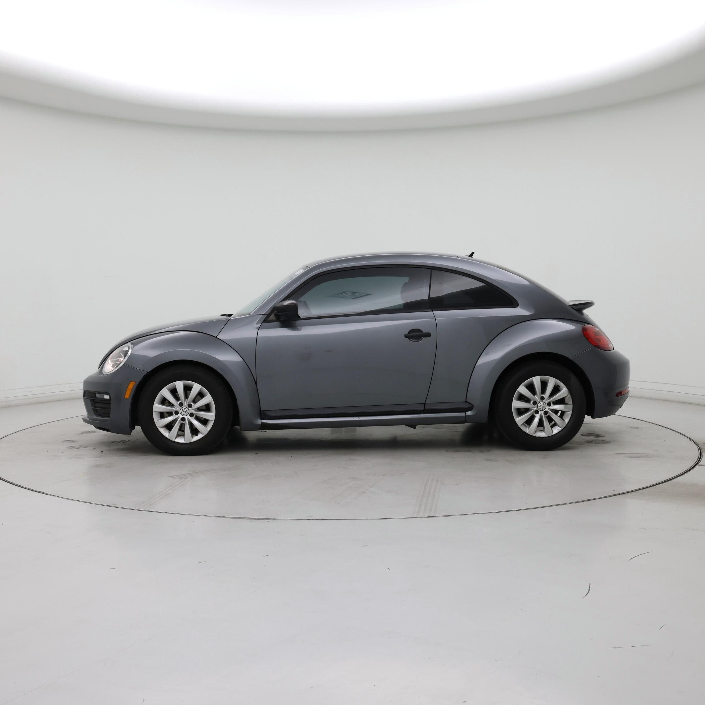 Thumbnail: 2018 Volkswagen Beetle - 3